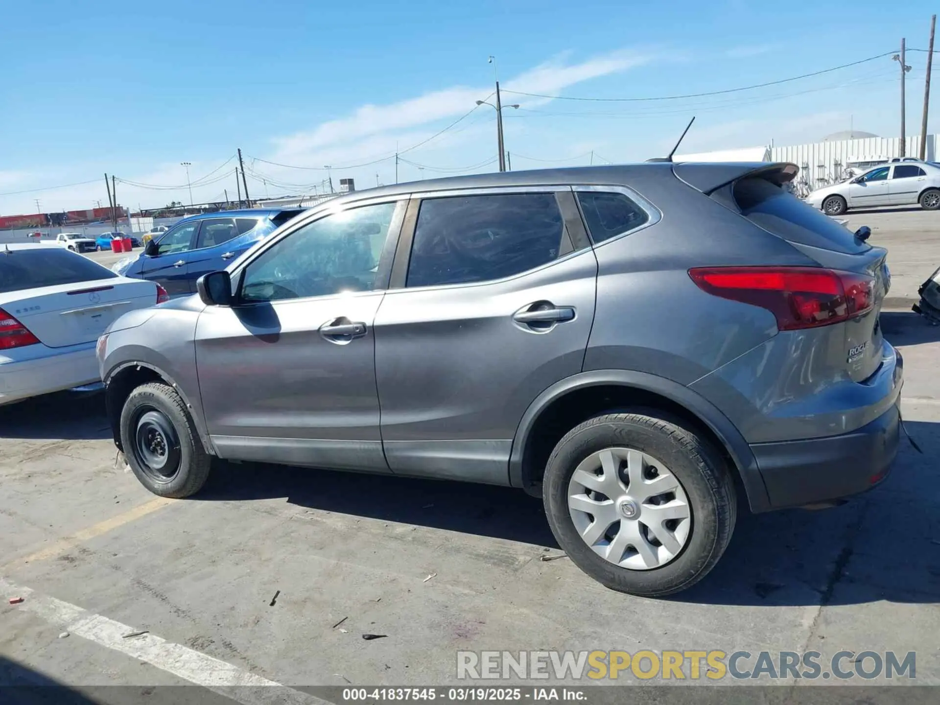 15 Photograph of a damaged car JN1BJ1CP8KW521247 NISSAN ROGUE SPORT 2019