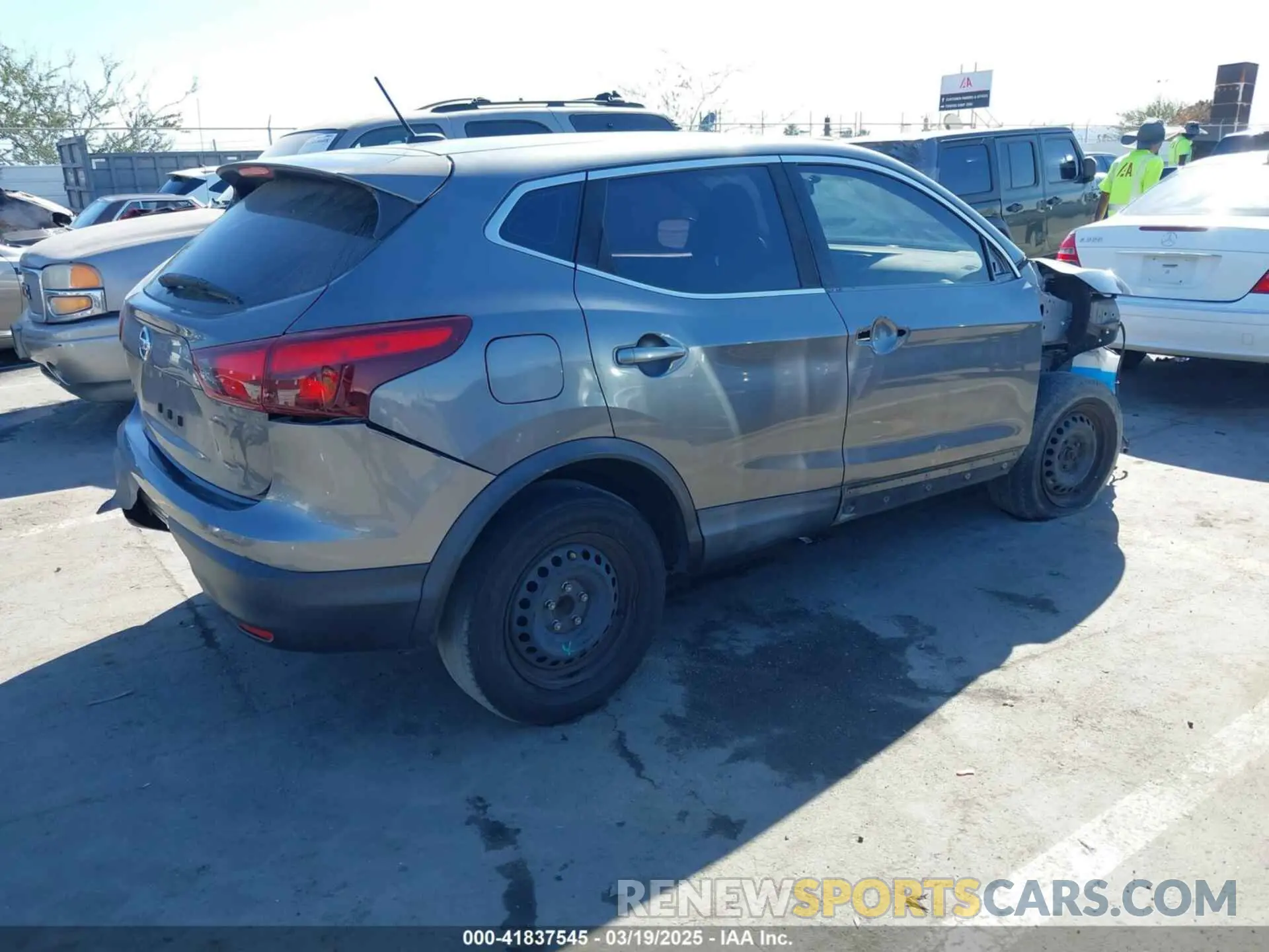 4 Photograph of a damaged car JN1BJ1CP8KW521247 NISSAN ROGUE SPORT 2019