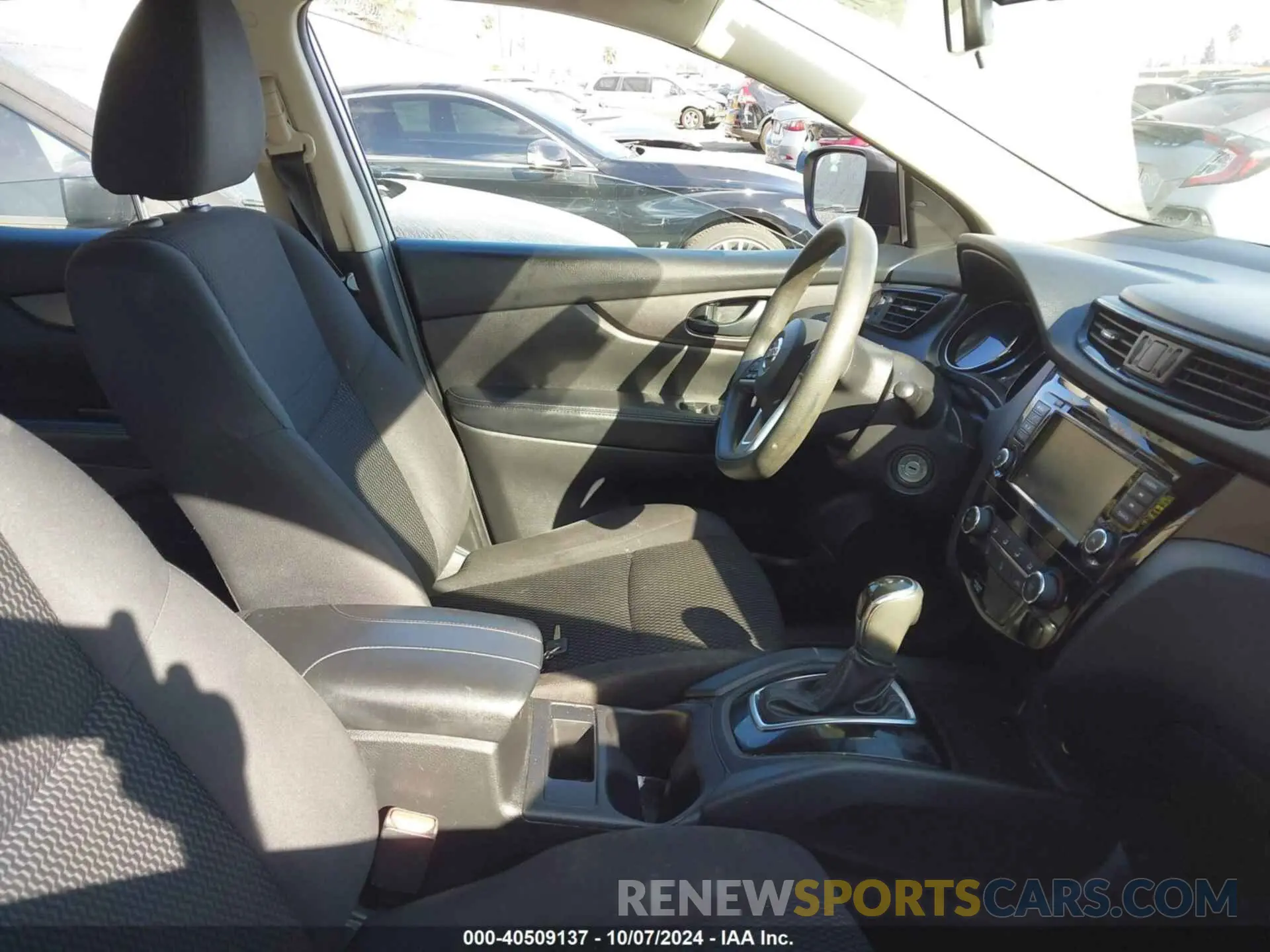 5 Photograph of a damaged car JN1BJ1CP9KW216226 NISSAN ROGUE SPORT 2019