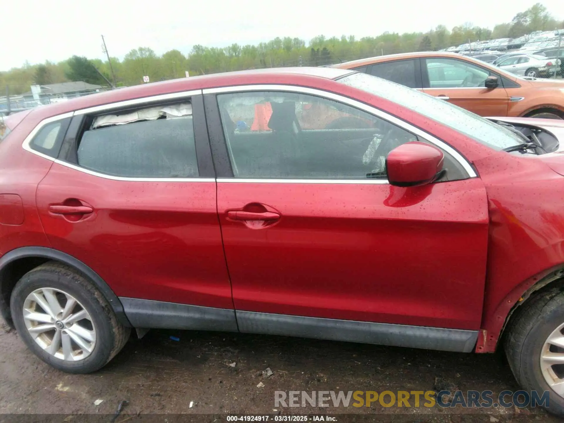 13 Photograph of a damaged car JN1BJ1CP9KW220583 NISSAN ROGUE SPORT 2019