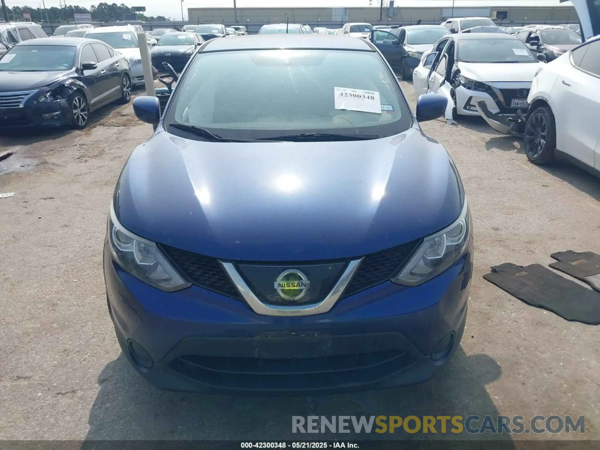 12 Photograph of a damaged car JN1BJ1CP9KW227128 NISSAN ROGUE SPORT 2019