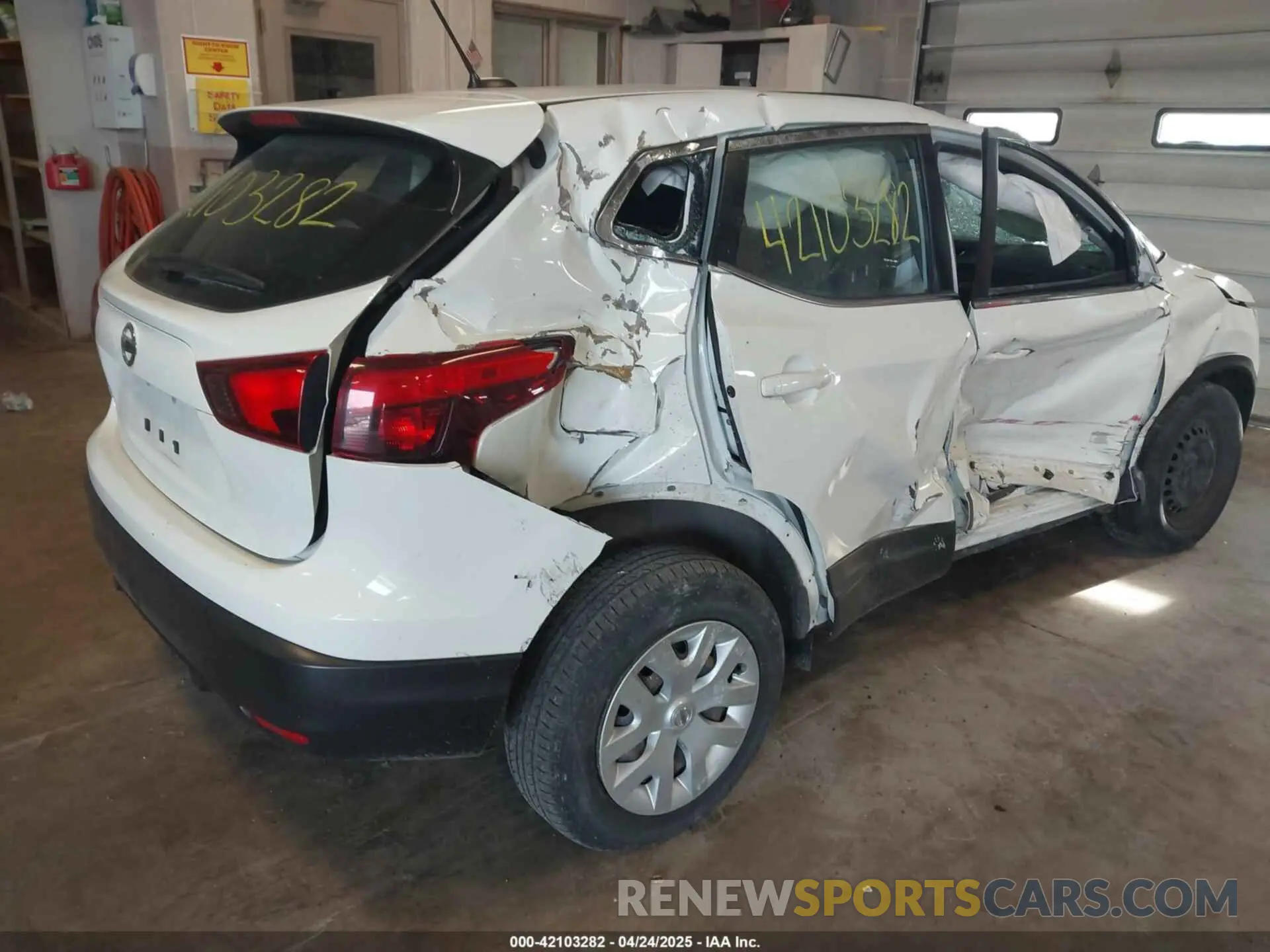4 Photograph of a damaged car JN1BJ1CP9KW240705 NISSAN ROGUE SPORT 2019