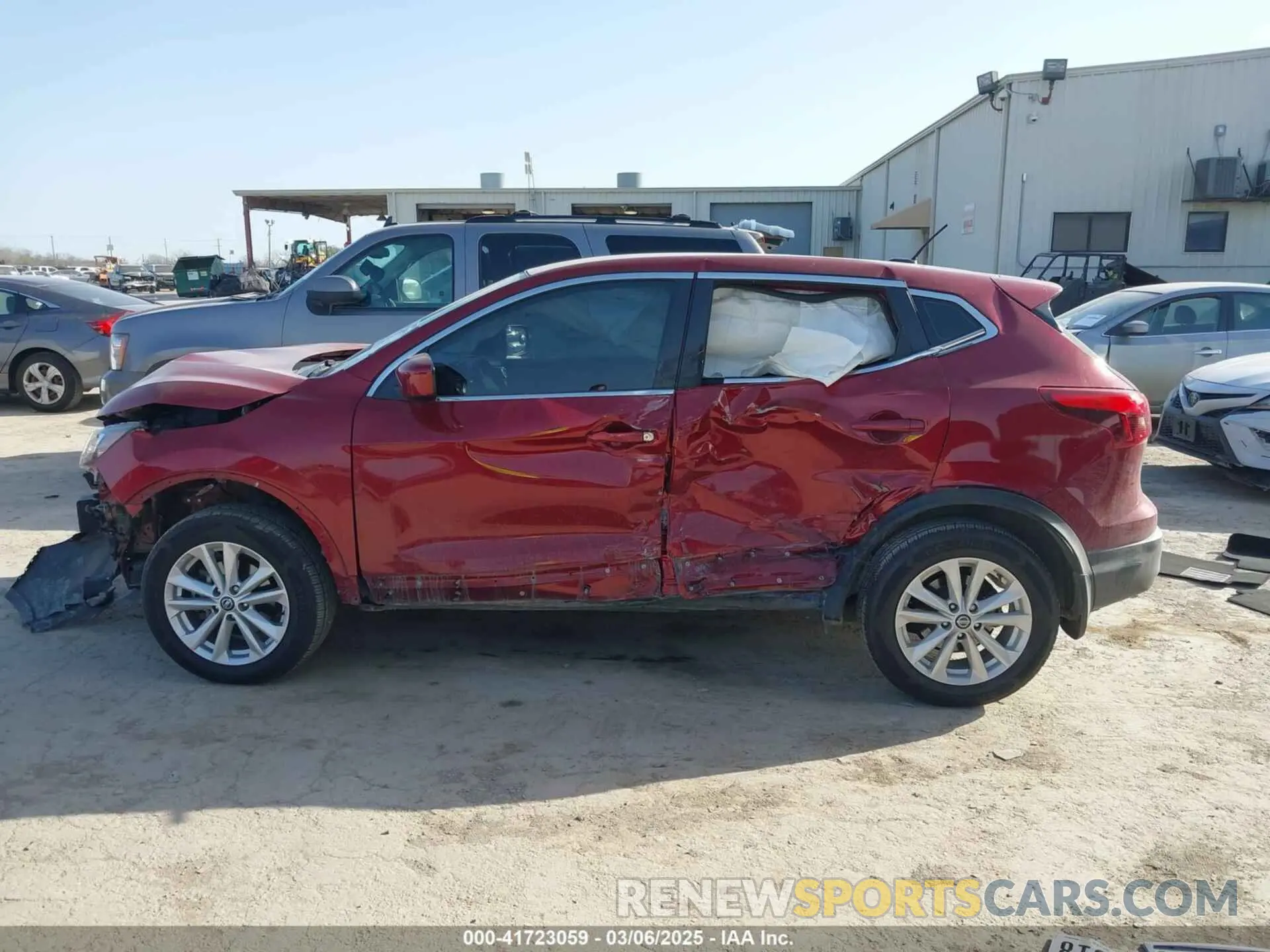 14 Photograph of a damaged car JN1BJ1CP9KW242860 NISSAN ROGUE SPORT 2019