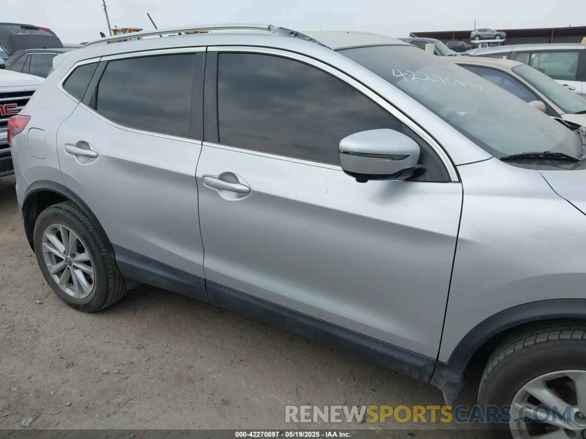 13 Photograph of a damaged car JN1BJ1CP9KW521189 NISSAN ROGUE SPORT 2019
