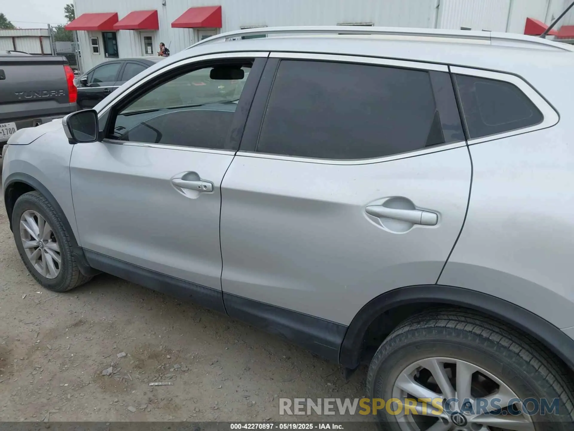 14 Photograph of a damaged car JN1BJ1CP9KW521189 NISSAN ROGUE SPORT 2019