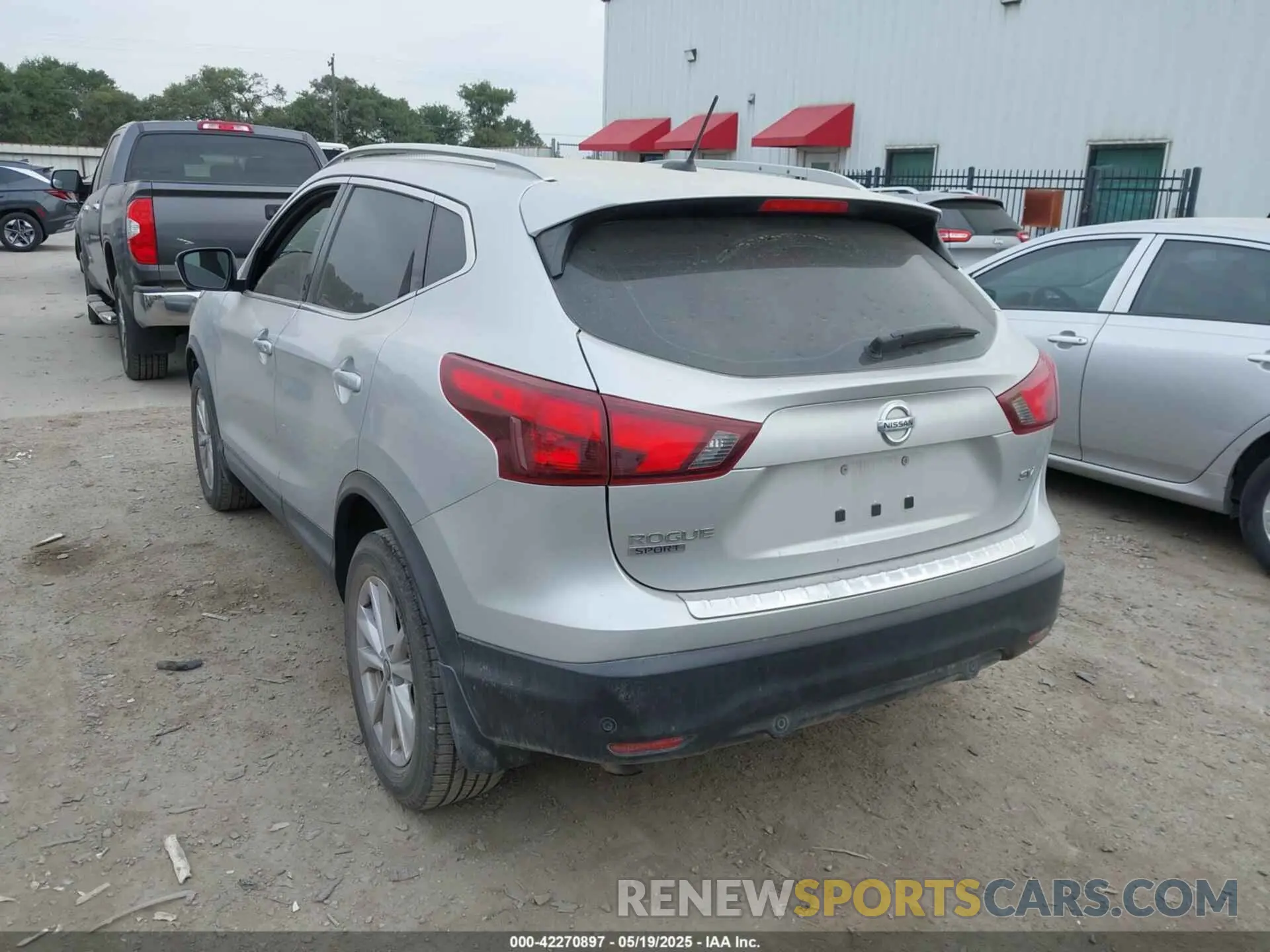 3 Photograph of a damaged car JN1BJ1CP9KW521189 NISSAN ROGUE SPORT 2019