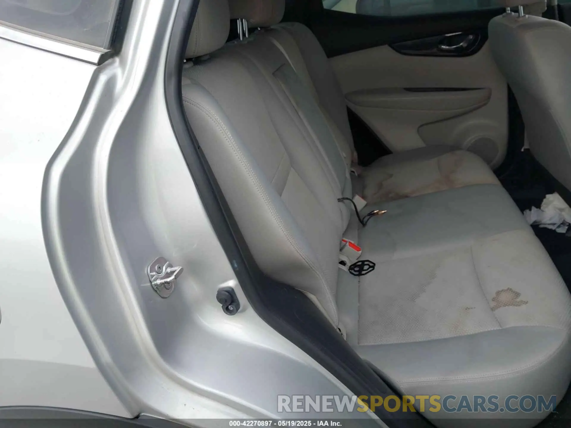 8 Photograph of a damaged car JN1BJ1CP9KW521189 NISSAN ROGUE SPORT 2019