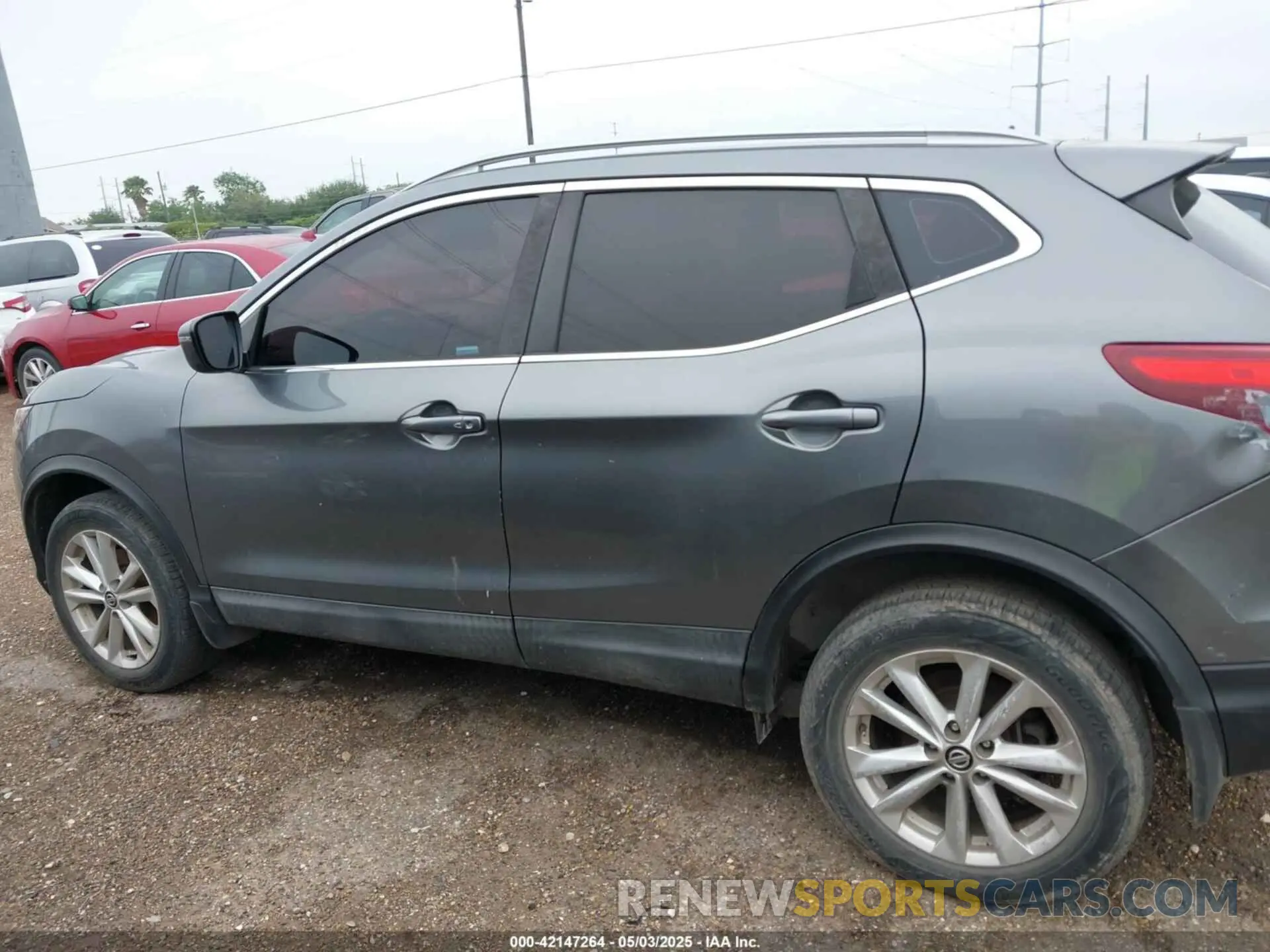 14 Photograph of a damaged car JN1BJ1CP9KW521628 NISSAN ROGUE SPORT 2019