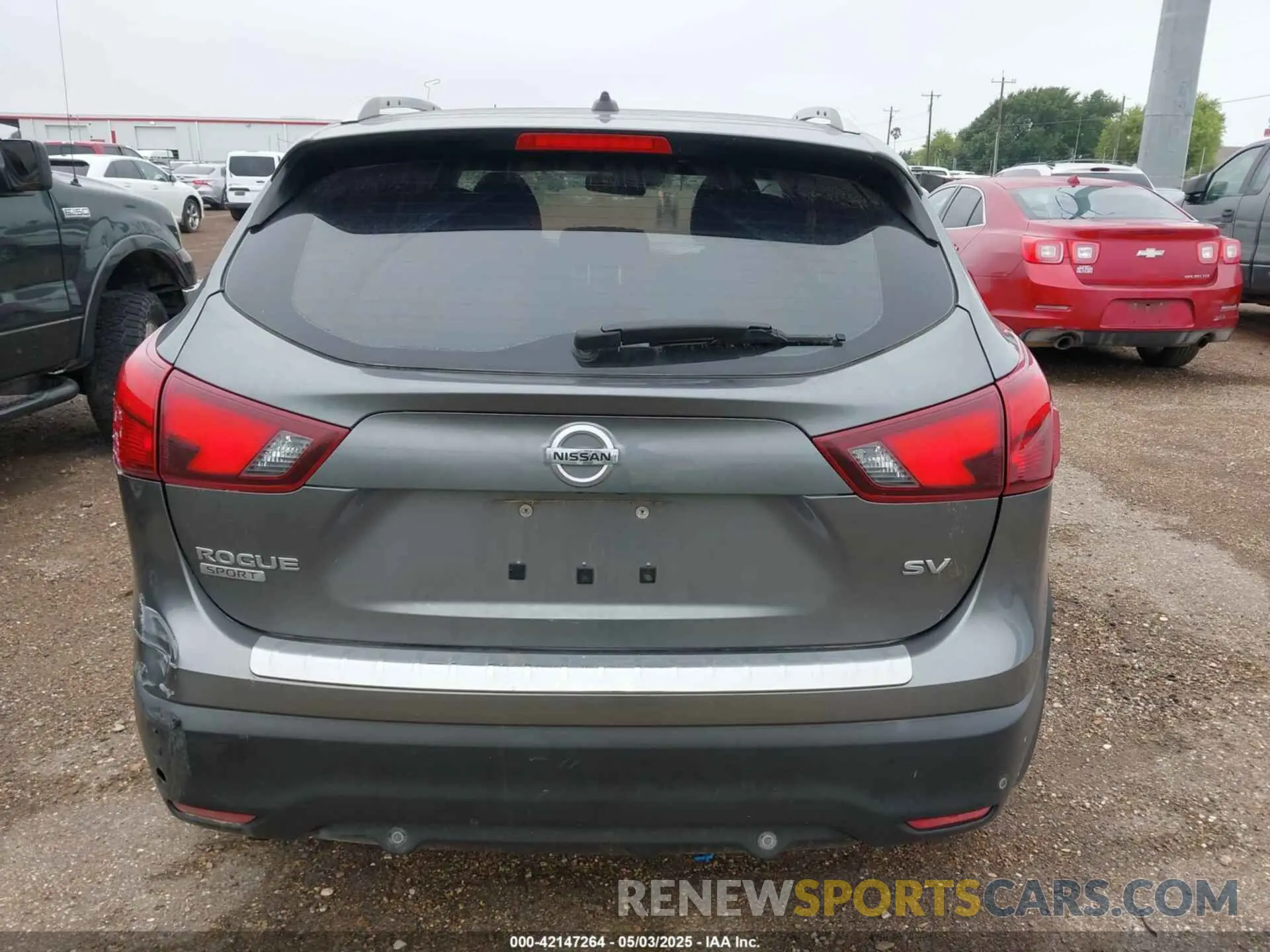 16 Photograph of a damaged car JN1BJ1CP9KW521628 NISSAN ROGUE SPORT 2019