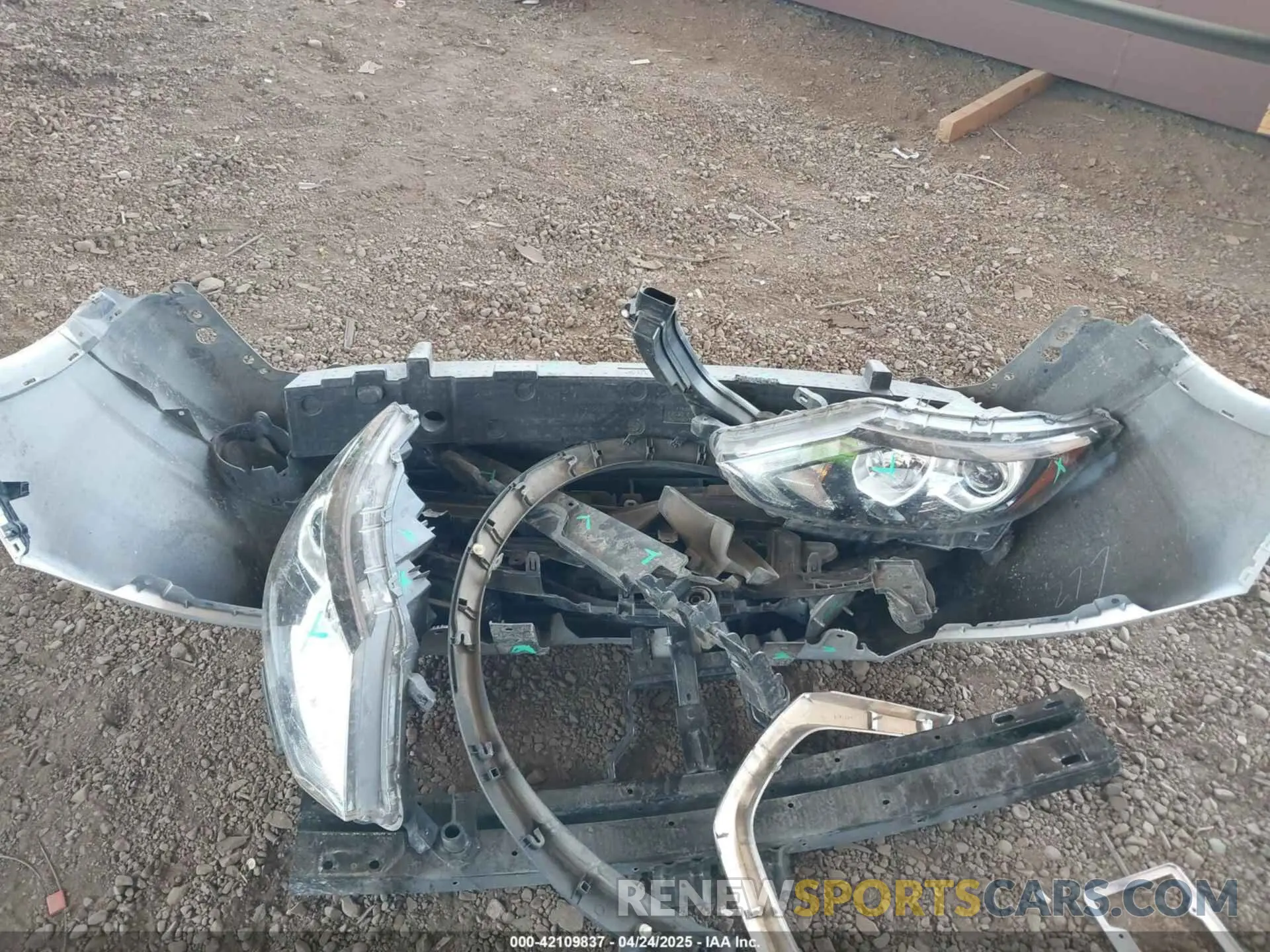 12 Photograph of a damaged car JN1BJ1CP9KW526974 NISSAN ROGUE SPORT 2019