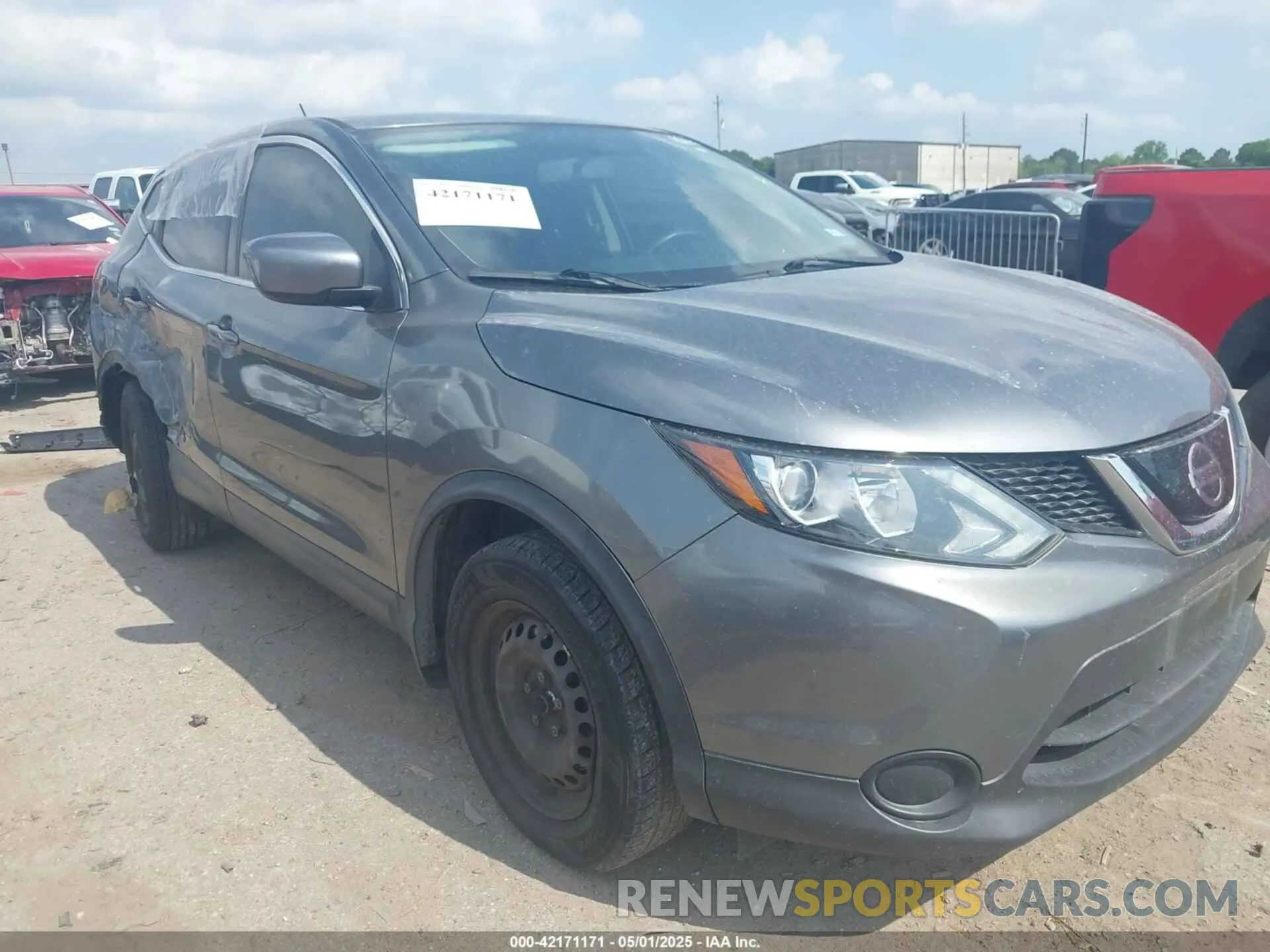 1 Photograph of a damaged car JN1BJ1CP9KW530345 NISSAN ROGUE SPORT 2019