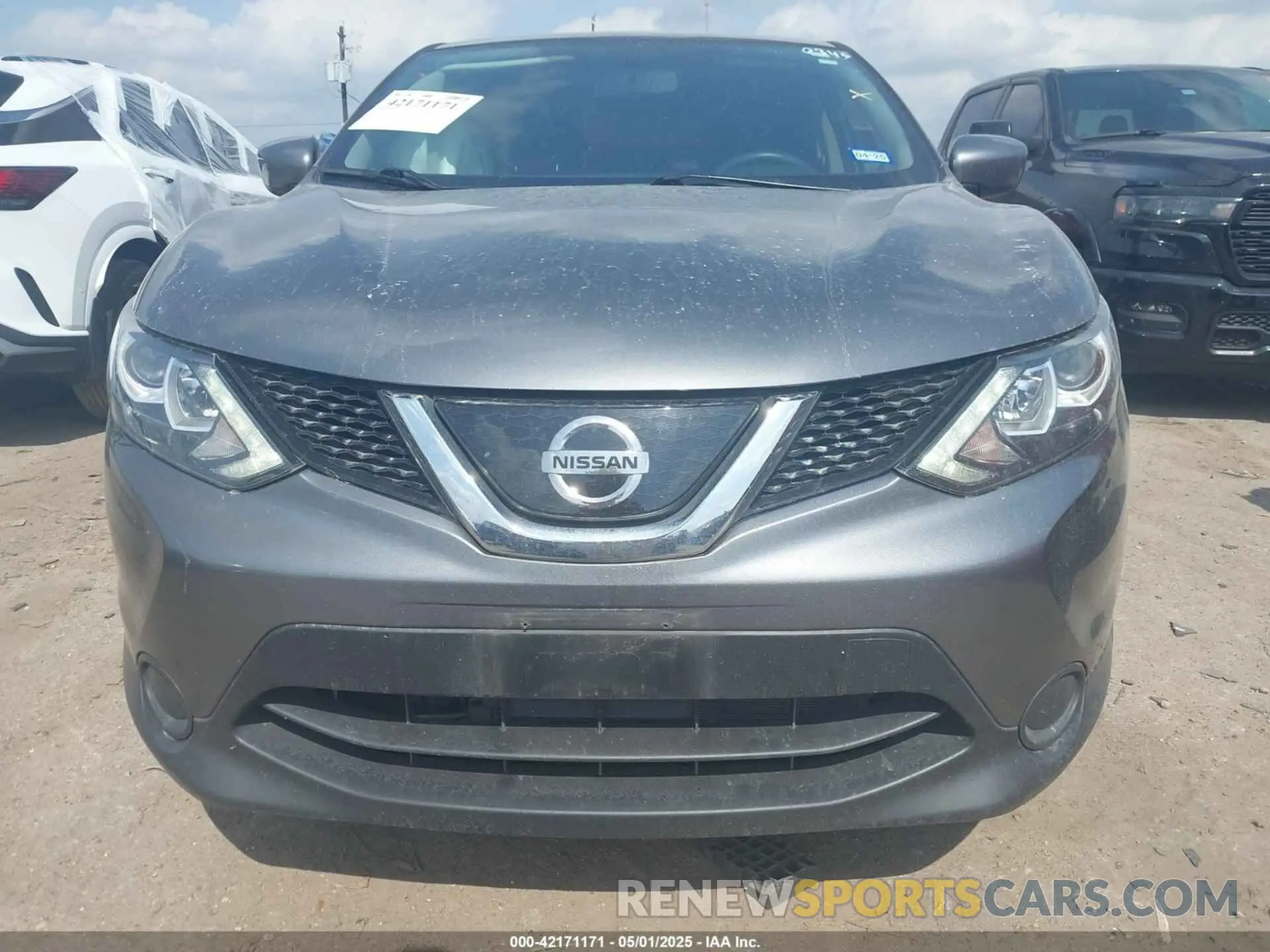 12 Photograph of a damaged car JN1BJ1CP9KW530345 NISSAN ROGUE SPORT 2019