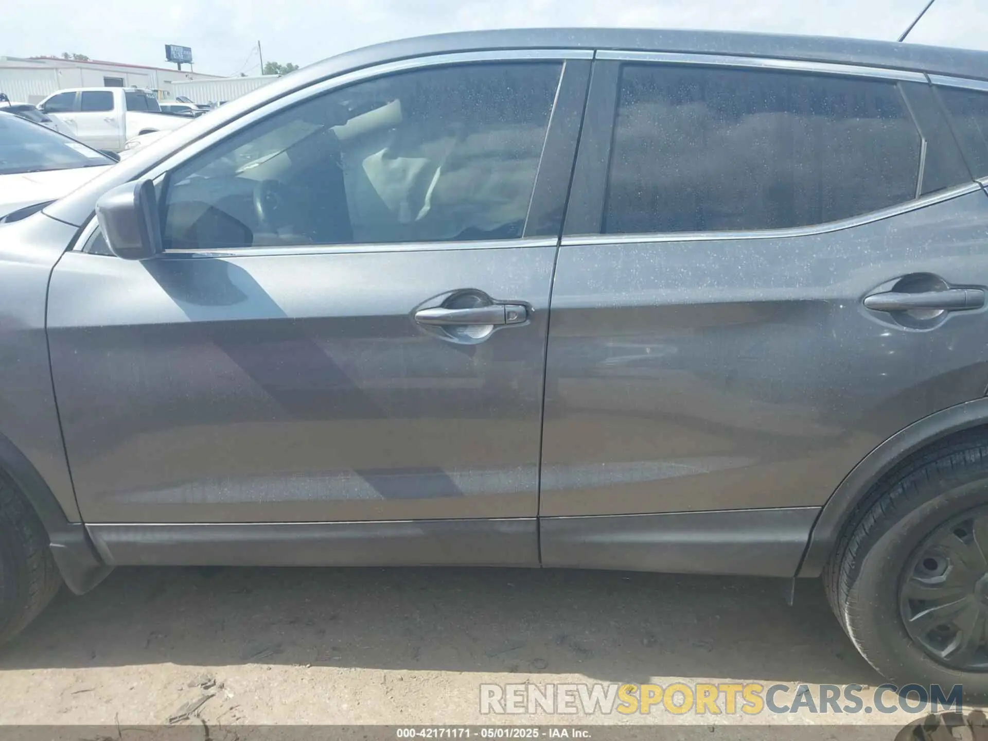 14 Photograph of a damaged car JN1BJ1CP9KW530345 NISSAN ROGUE SPORT 2019