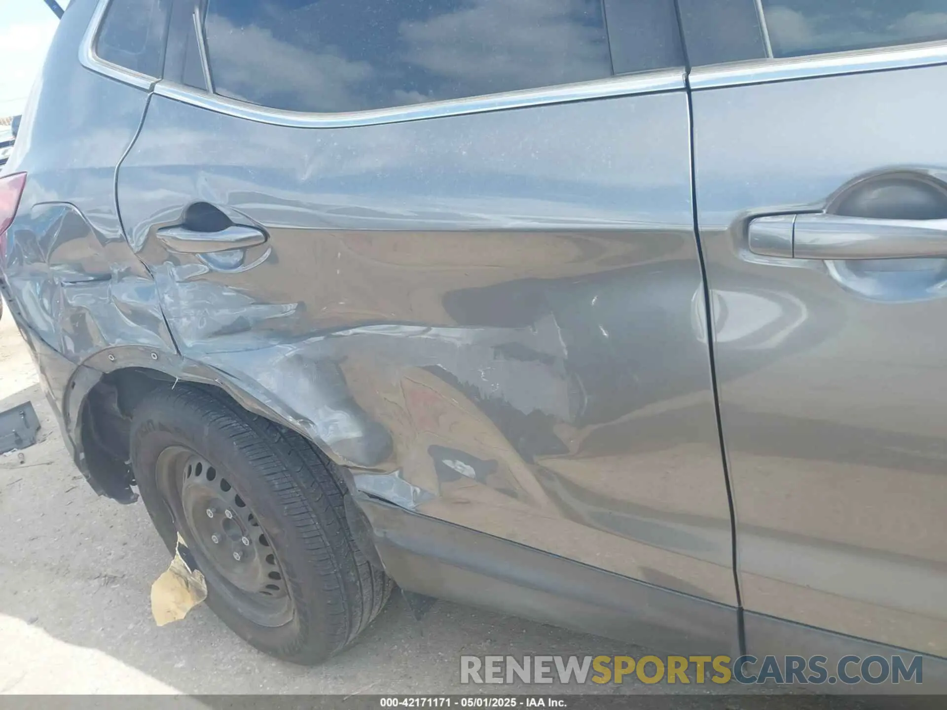 6 Photograph of a damaged car JN1BJ1CP9KW530345 NISSAN ROGUE SPORT 2019