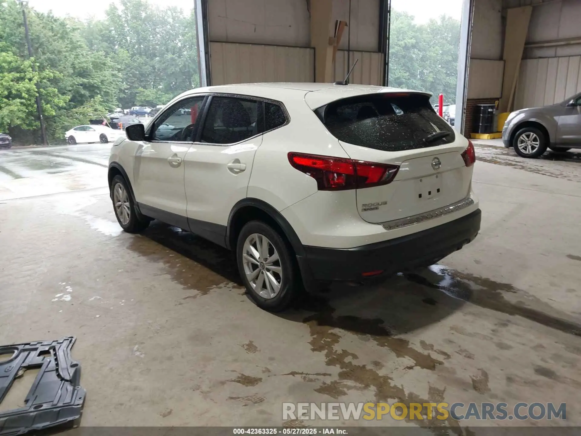 3 Photograph of a damaged car JN1BJ1CPXKW220009 NISSAN ROGUE SPORT 2019