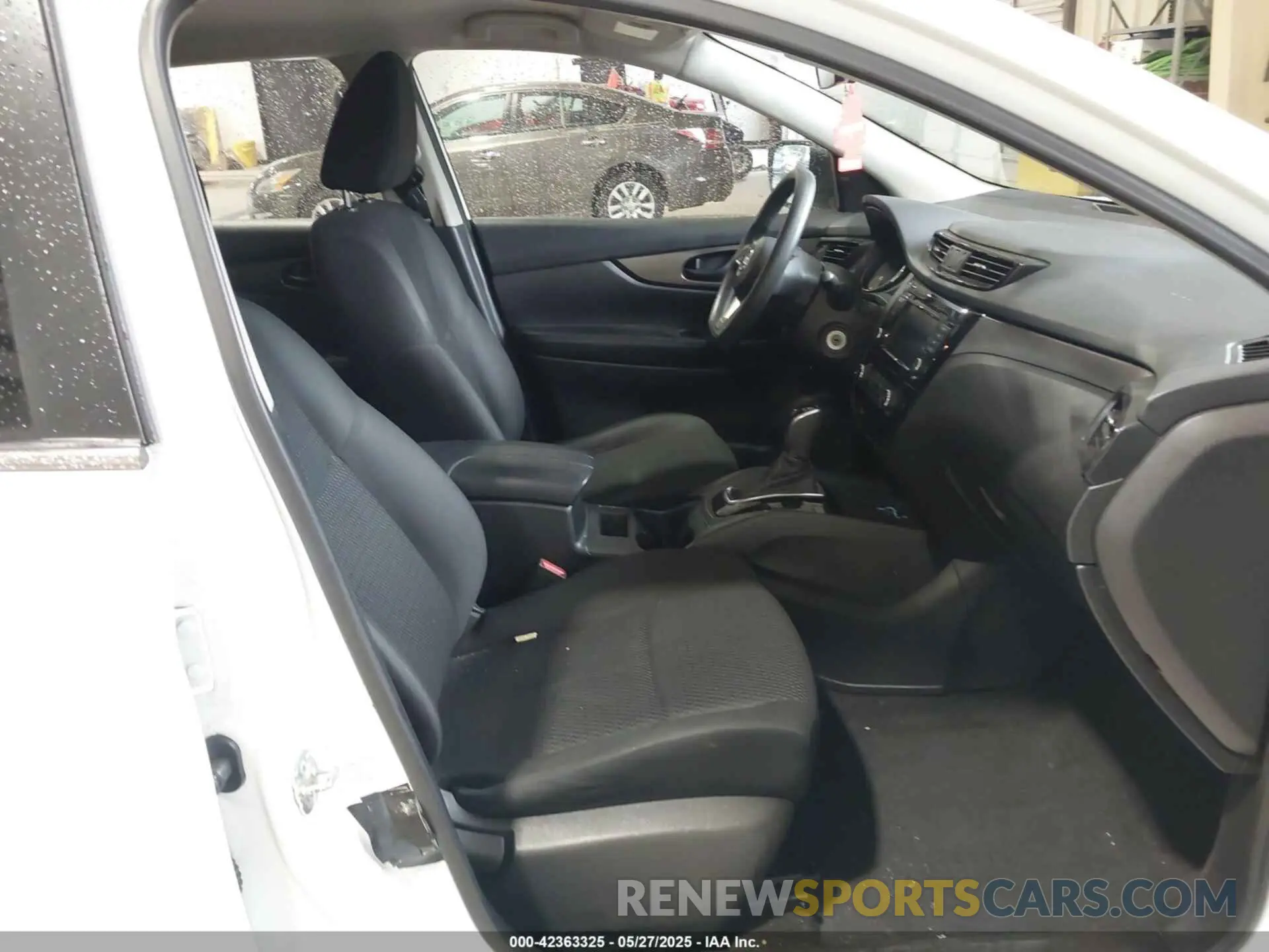 5 Photograph of a damaged car JN1BJ1CPXKW220009 NISSAN ROGUE SPORT 2019