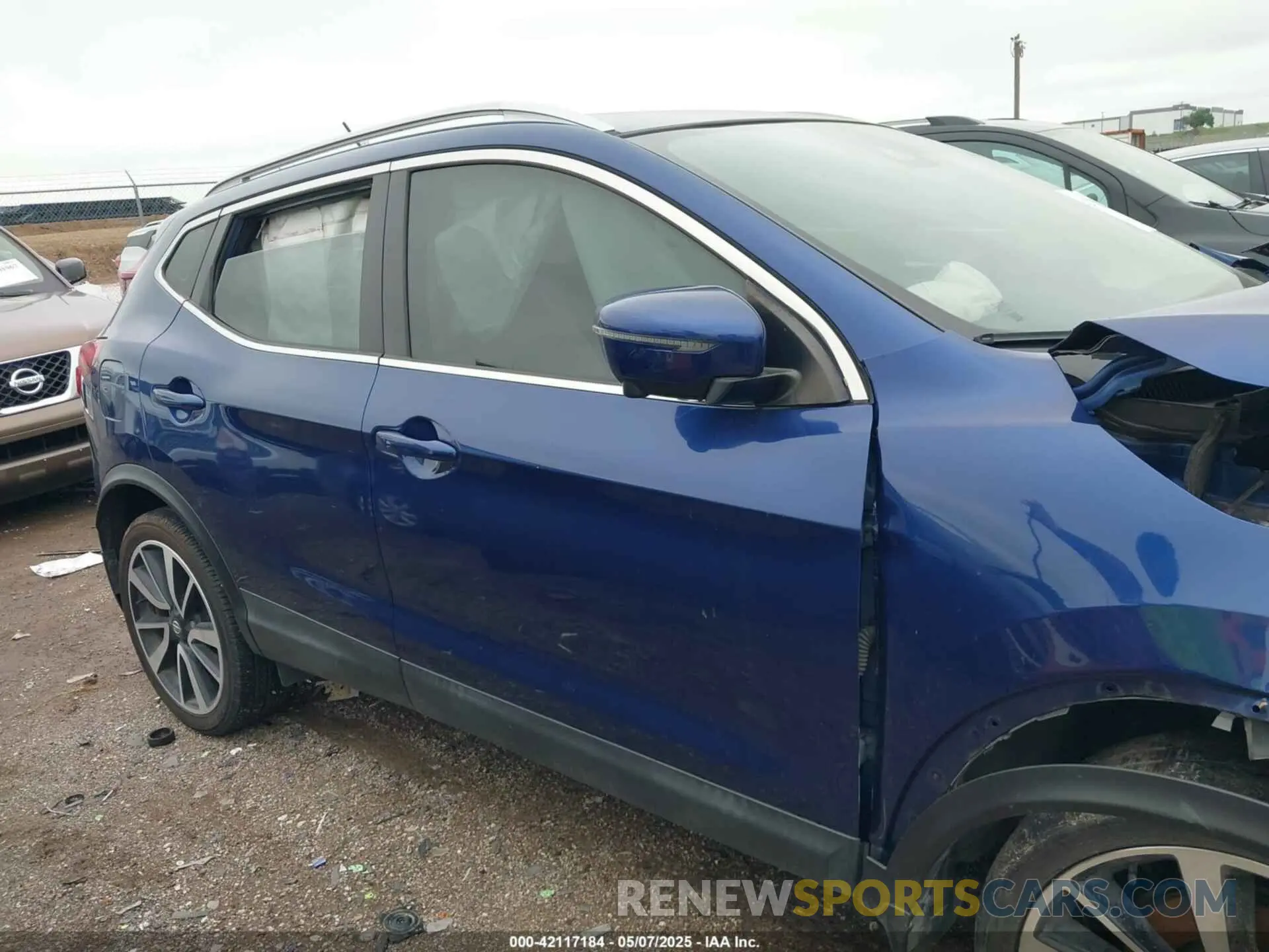 13 Photograph of a damaged car JN1BJ1CPXKW226991 NISSAN ROGUE SPORT 2019