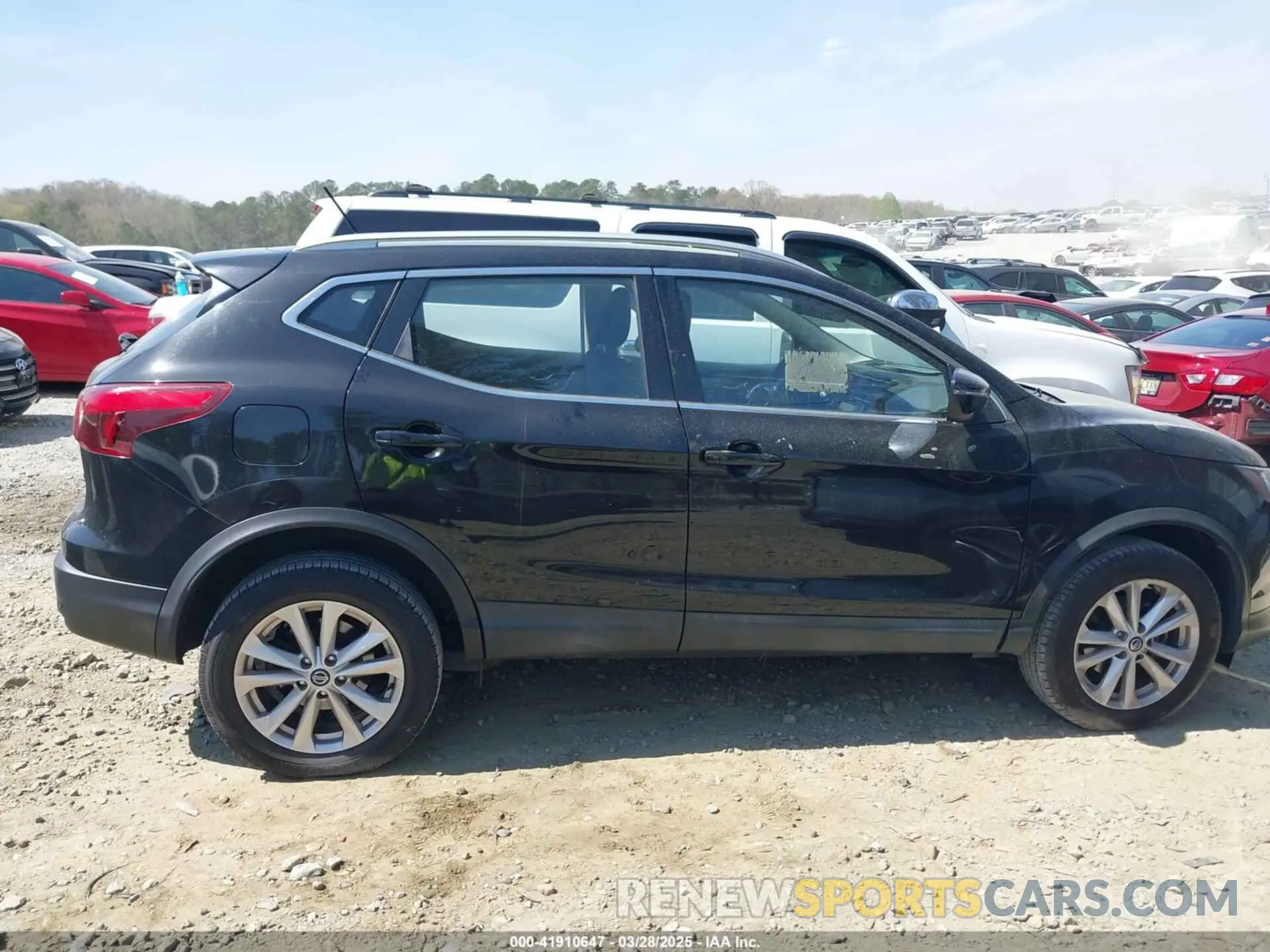 13 Photograph of a damaged car JN1BJ1CPXKW239644 NISSAN ROGUE SPORT 2019