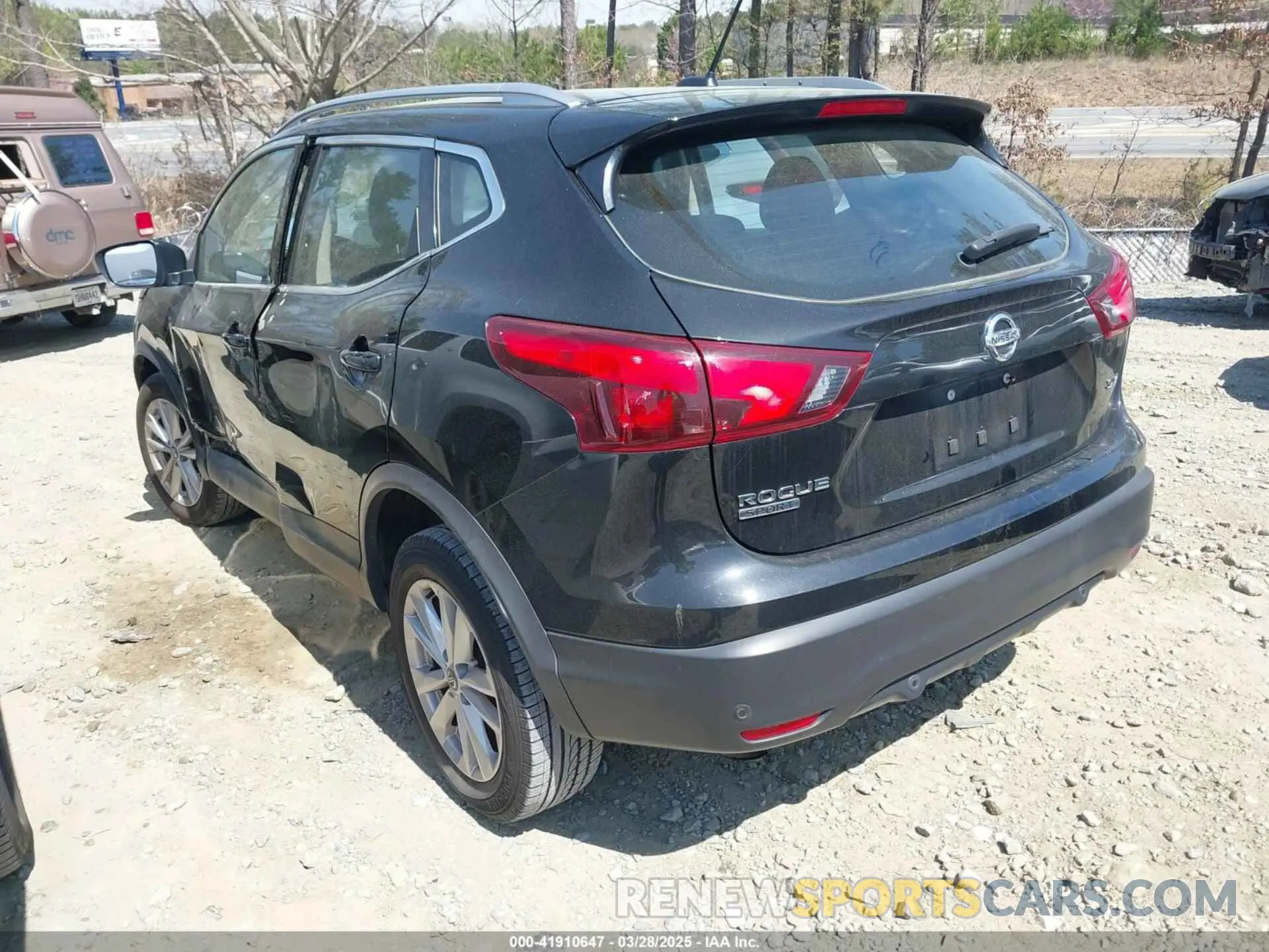 3 Photograph of a damaged car JN1BJ1CPXKW239644 NISSAN ROGUE SPORT 2019