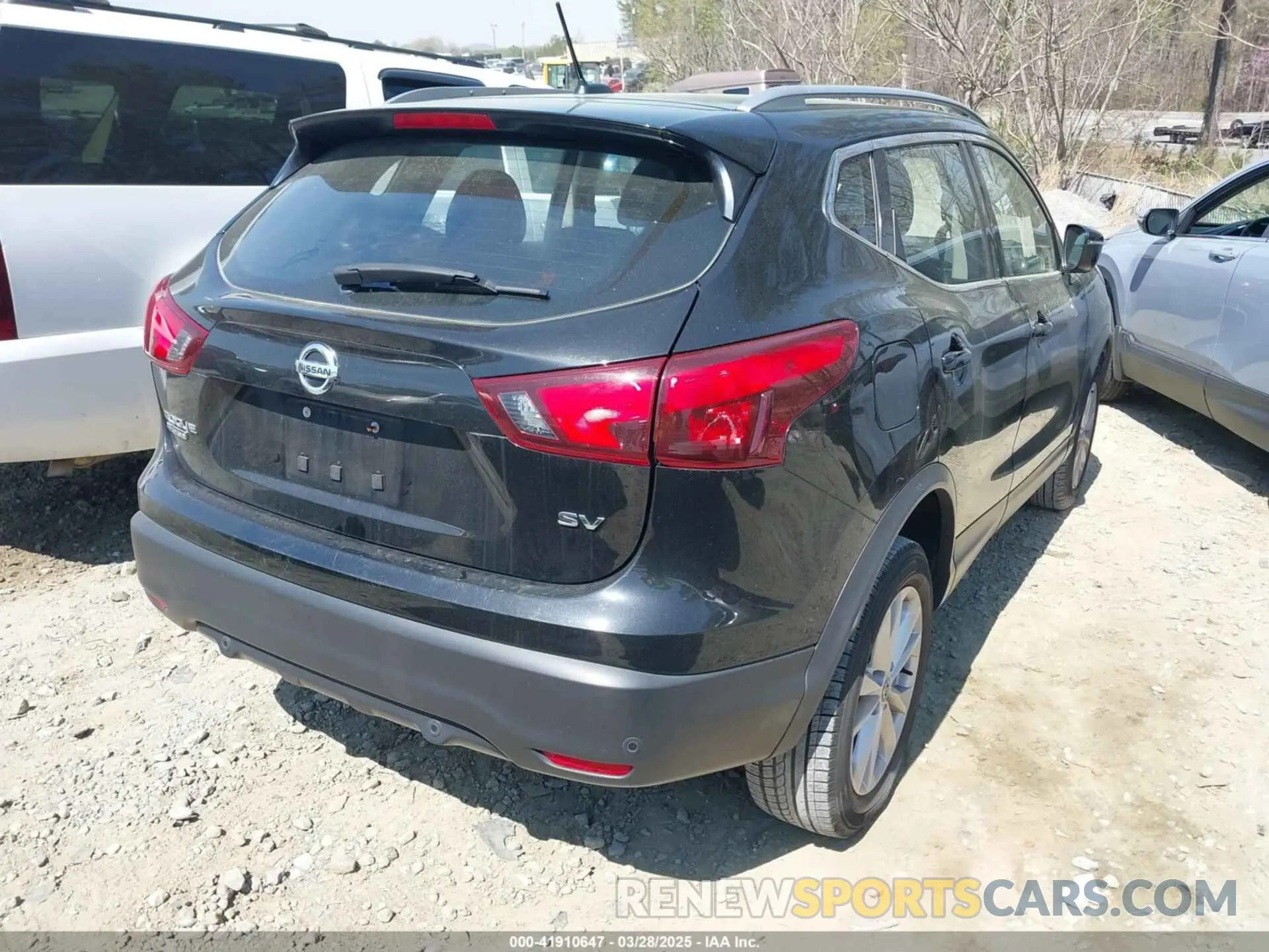 4 Photograph of a damaged car JN1BJ1CPXKW239644 NISSAN ROGUE SPORT 2019