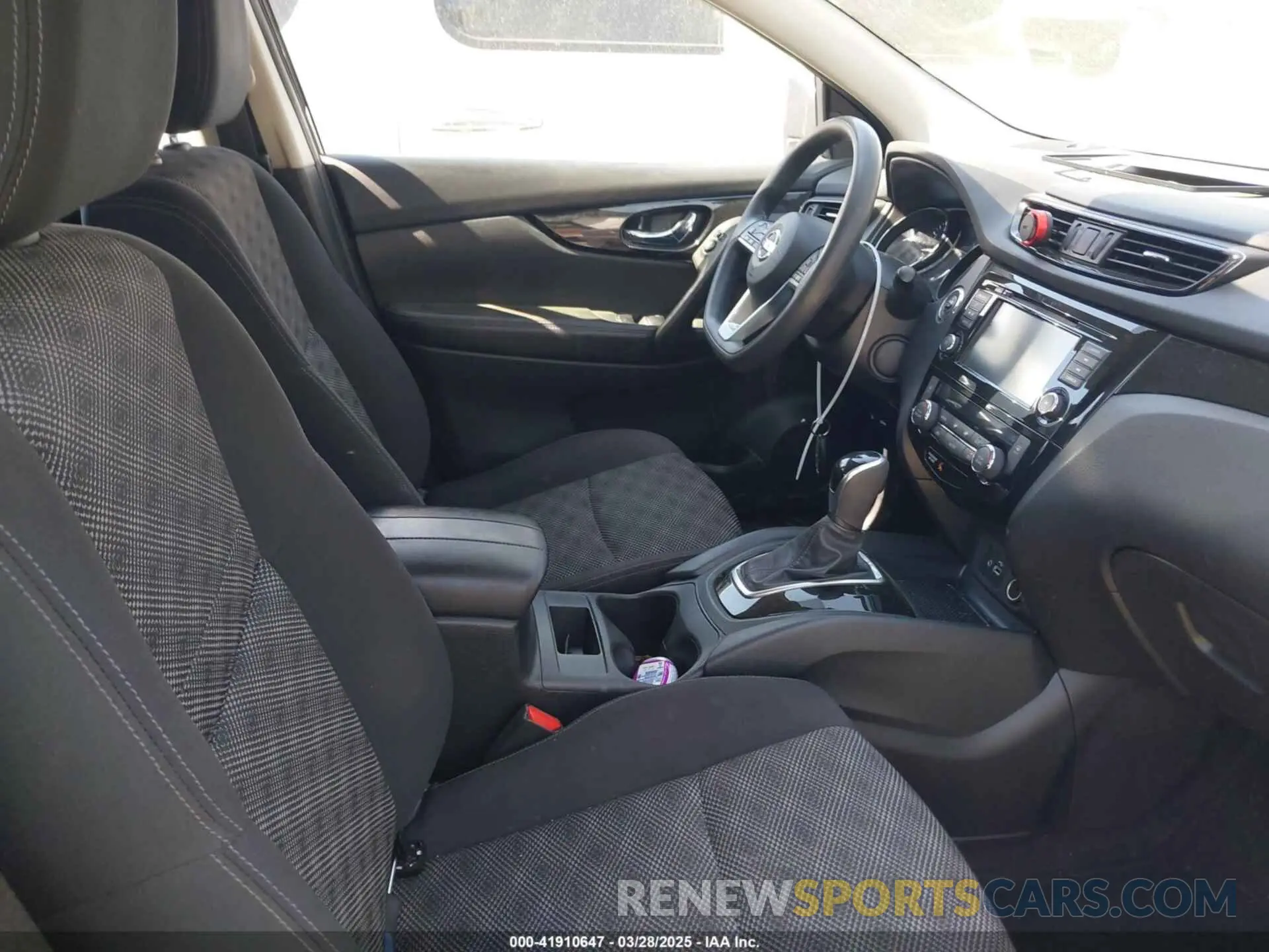 5 Photograph of a damaged car JN1BJ1CPXKW239644 NISSAN ROGUE SPORT 2019
