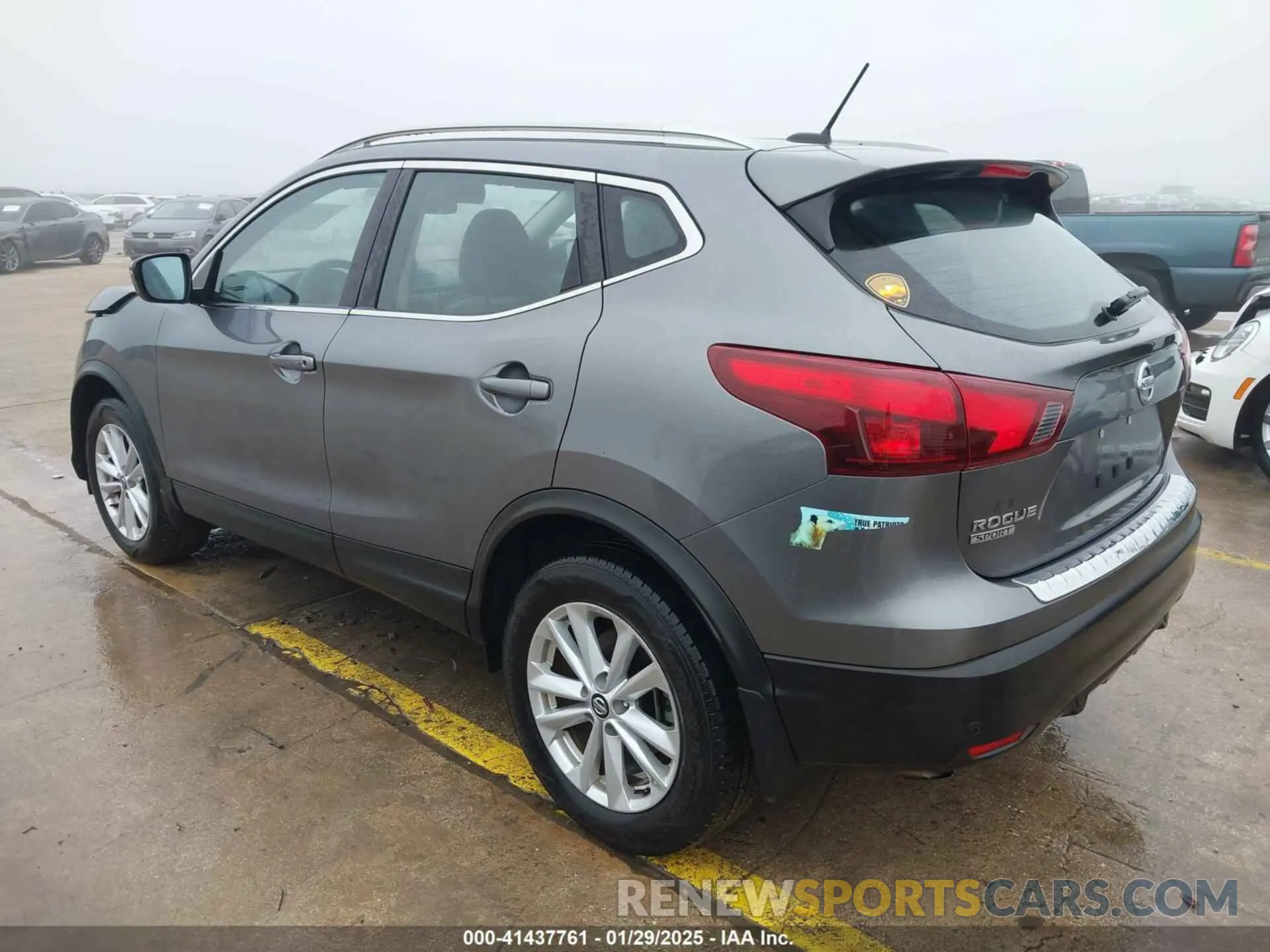 3 Photograph of a damaged car JN1BJ1CPXKW526367 NISSAN ROGUE SPORT 2019