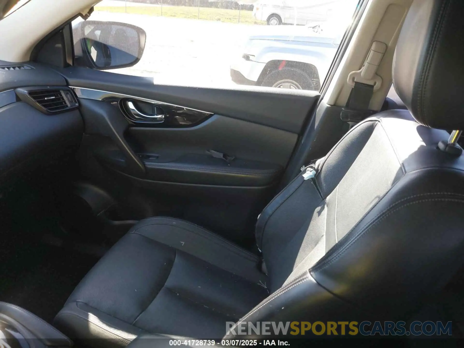 5 Photograph of a damaged car JN1BJ1CPXKW527194 NISSAN ROGUE SPORT 2019
