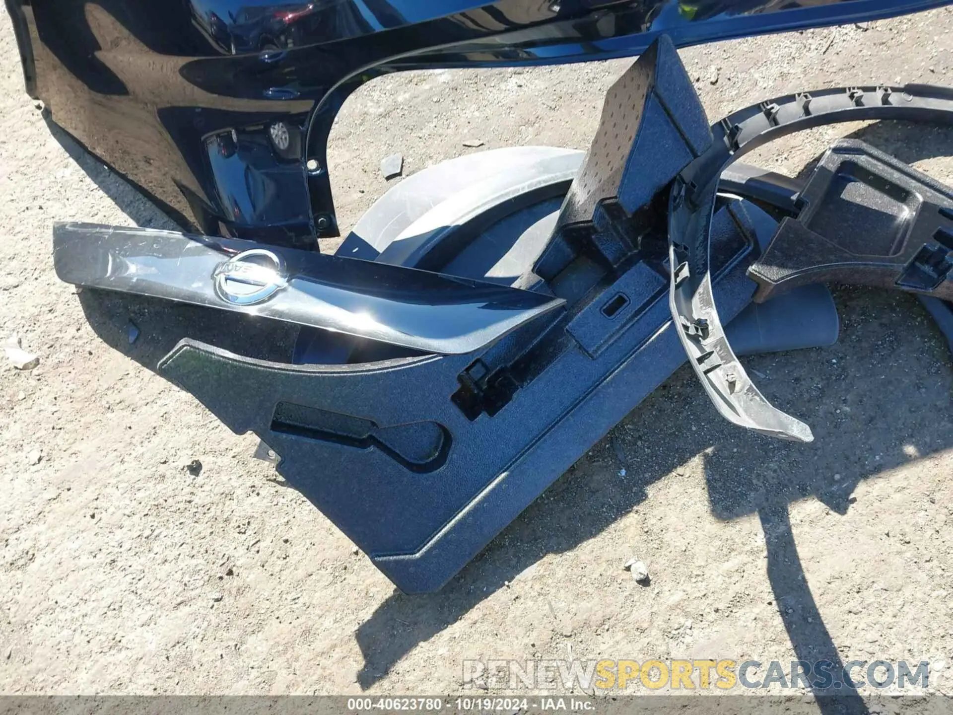18 Photograph of a damaged car JN1BJ1CPXKW529334 NISSAN ROGUE SPORT 2019