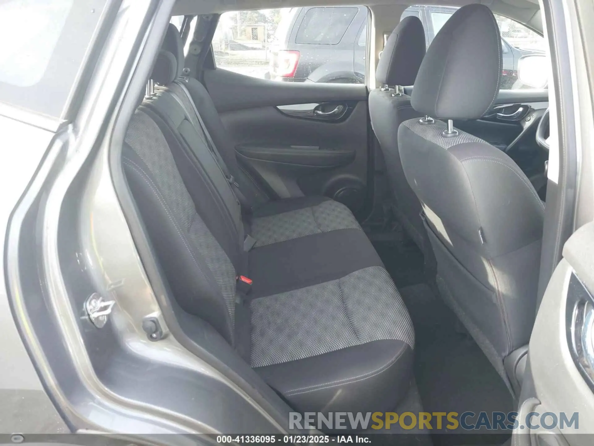 8 Photograph of a damaged car JN1BJ1CR0KW319763 NISSAN ROGUE SPORT 2019