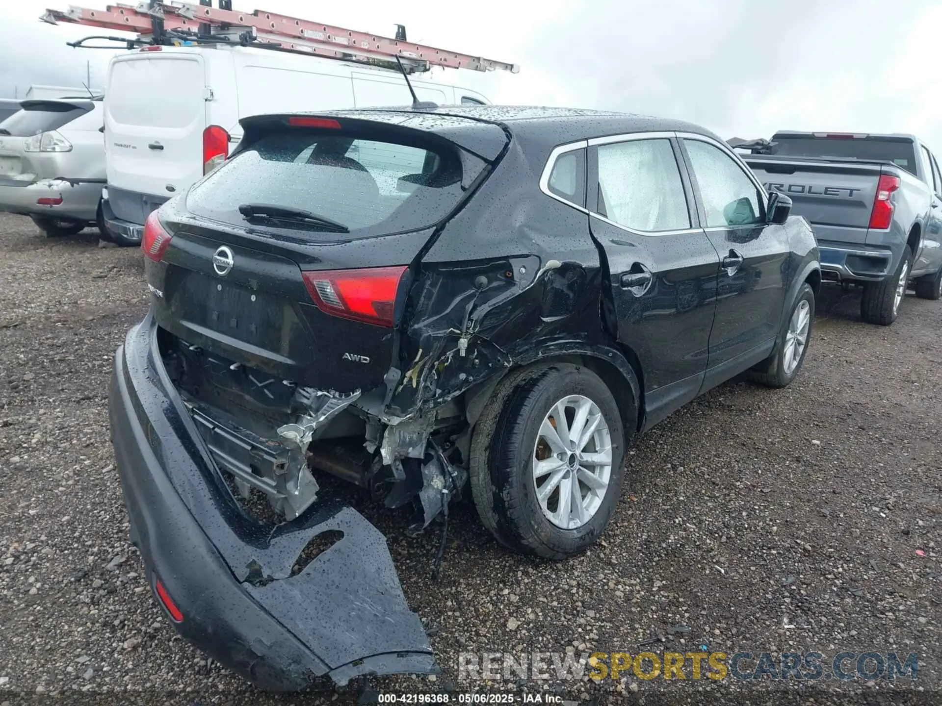 4 Photograph of a damaged car JN1BJ1CR0KW329564 NISSAN ROGUE SPORT 2019