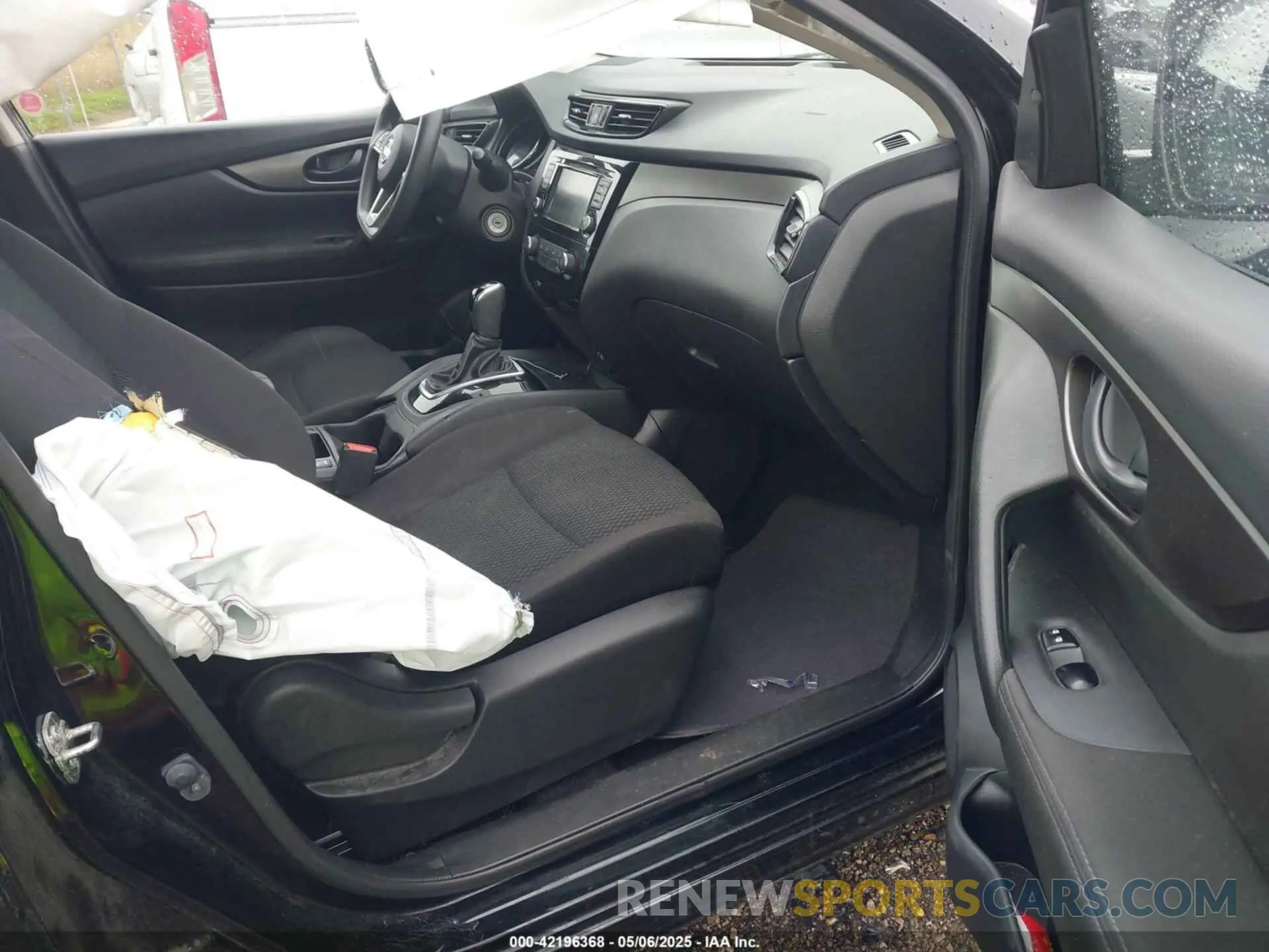 5 Photograph of a damaged car JN1BJ1CR0KW329564 NISSAN ROGUE SPORT 2019