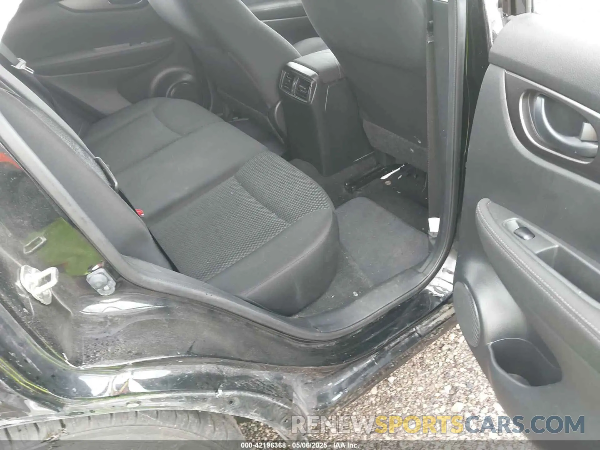 8 Photograph of a damaged car JN1BJ1CR0KW329564 NISSAN ROGUE SPORT 2019