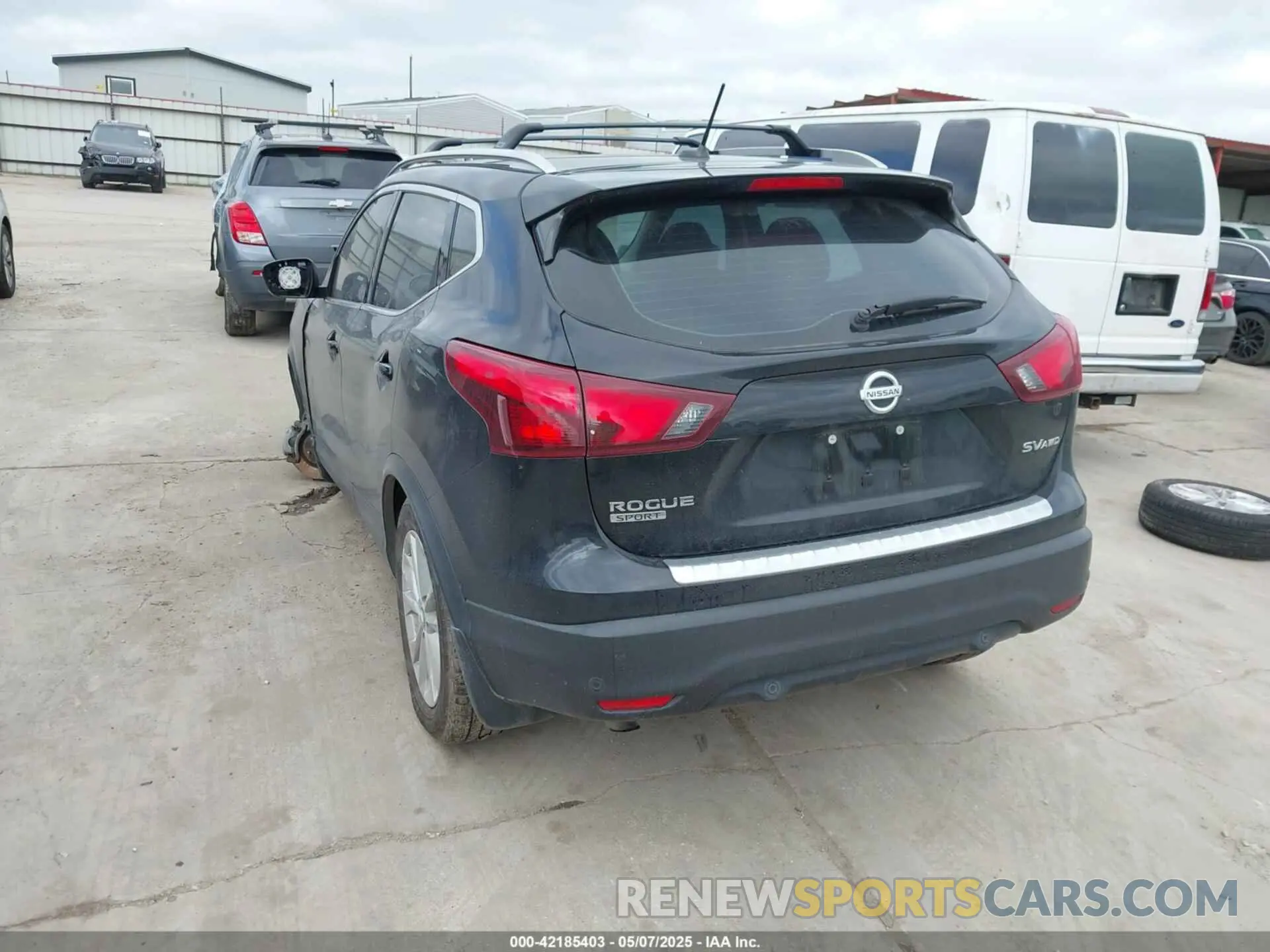 3 Photograph of a damaged car JN1BJ1CR0KW627340 NISSAN ROGUE SPORT 2019
