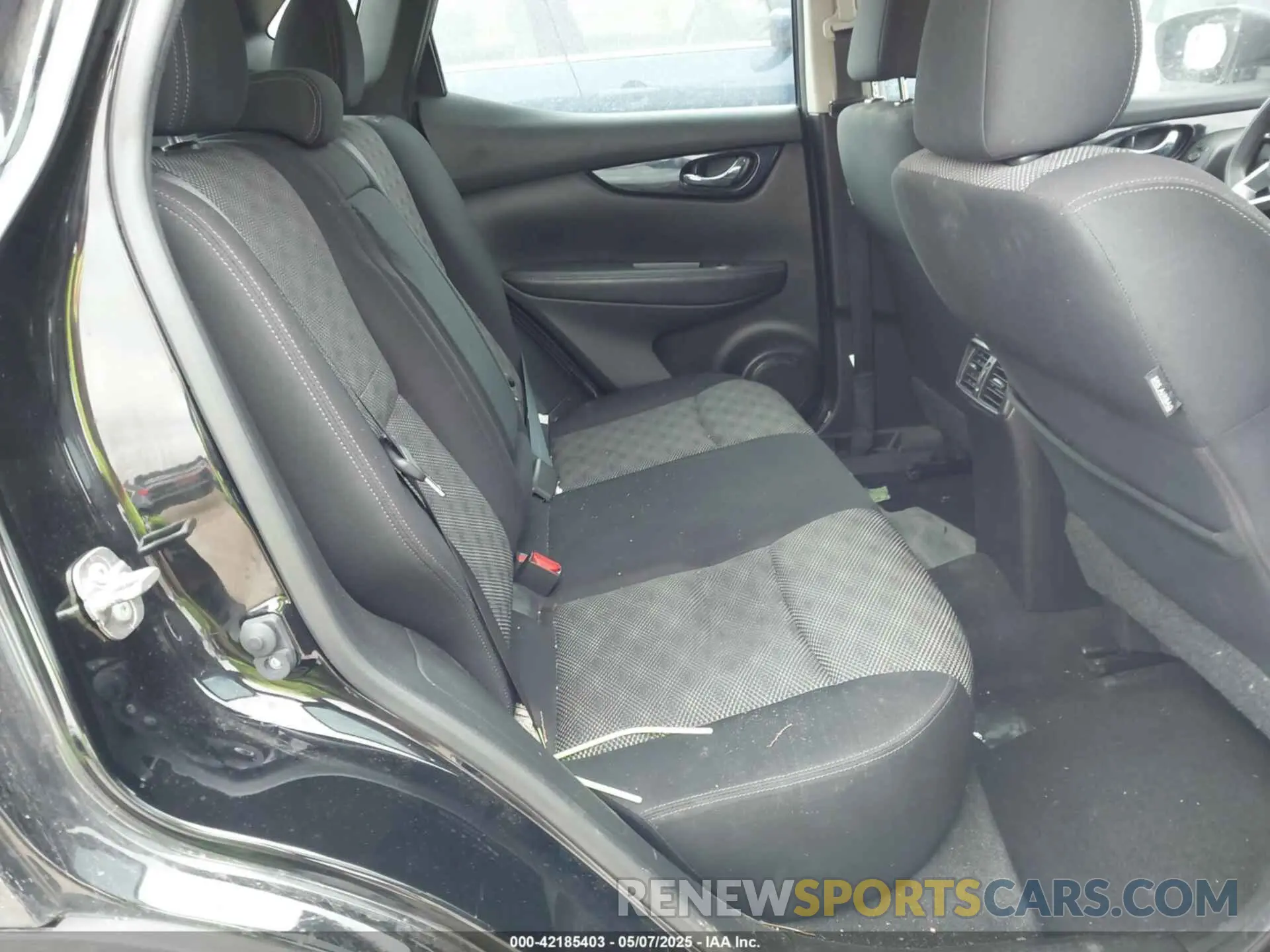 8 Photograph of a damaged car JN1BJ1CR0KW627340 NISSAN ROGUE SPORT 2019