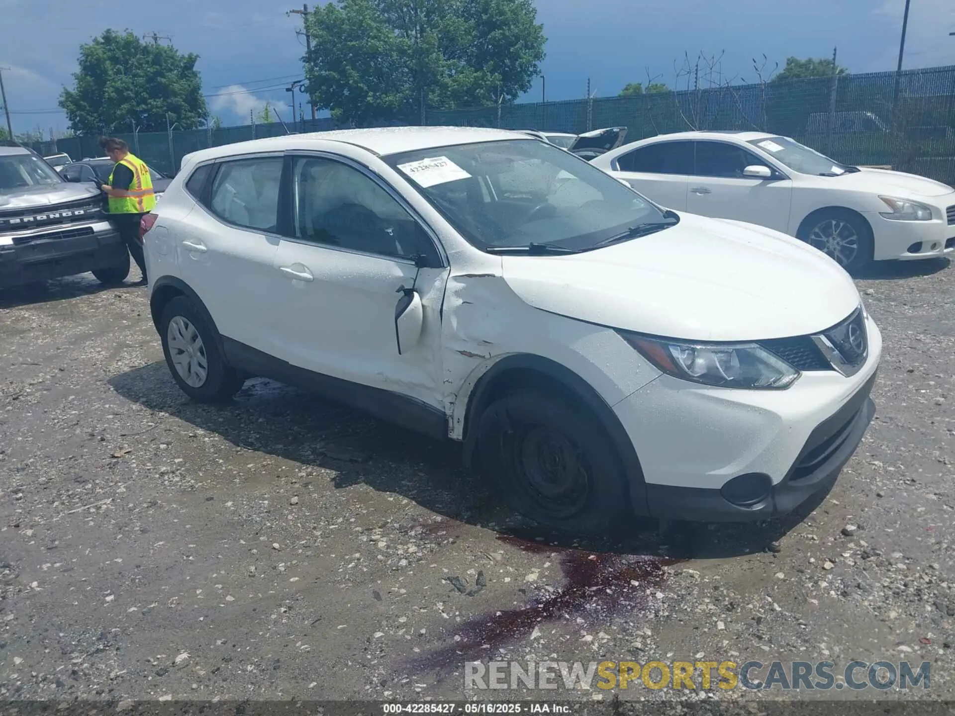 1 Photograph of a damaged car JN1BJ1CR1KW316175 NISSAN ROGUE SPORT 2019