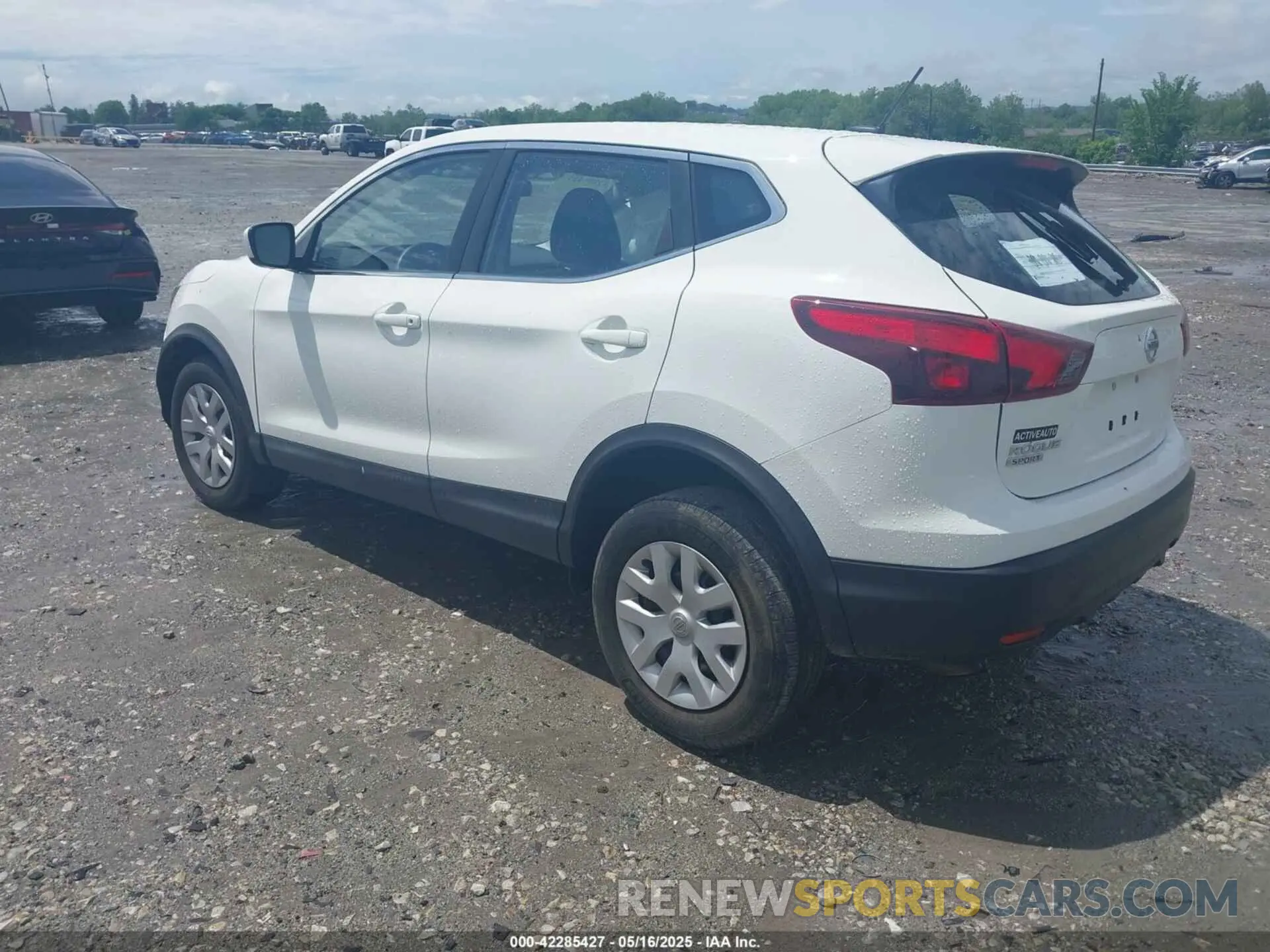 3 Photograph of a damaged car JN1BJ1CR1KW316175 NISSAN ROGUE SPORT 2019