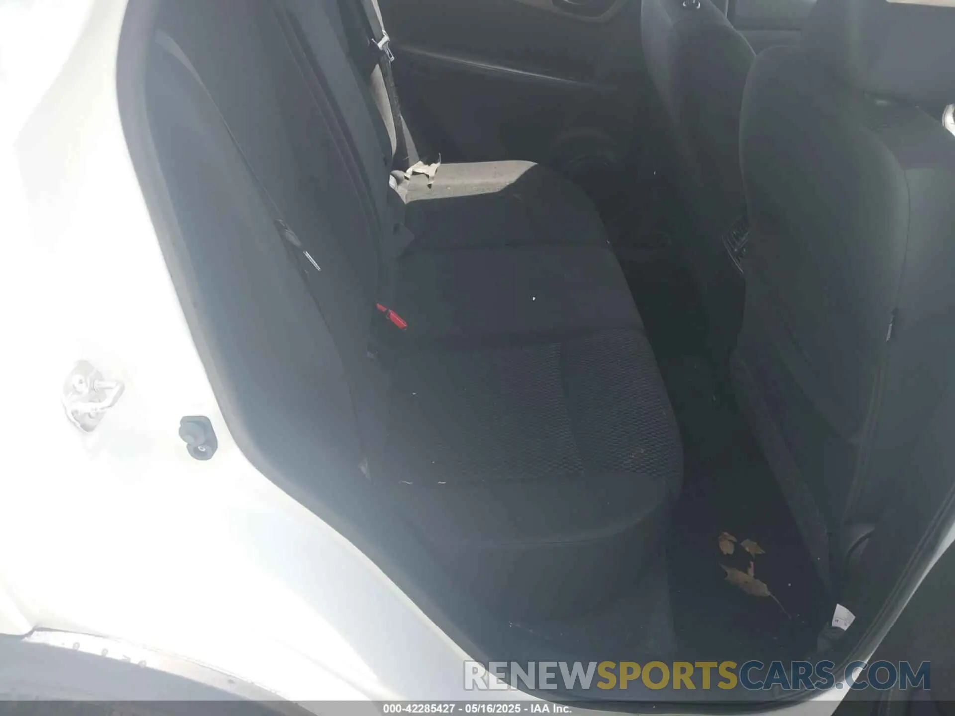 8 Photograph of a damaged car JN1BJ1CR1KW316175 NISSAN ROGUE SPORT 2019