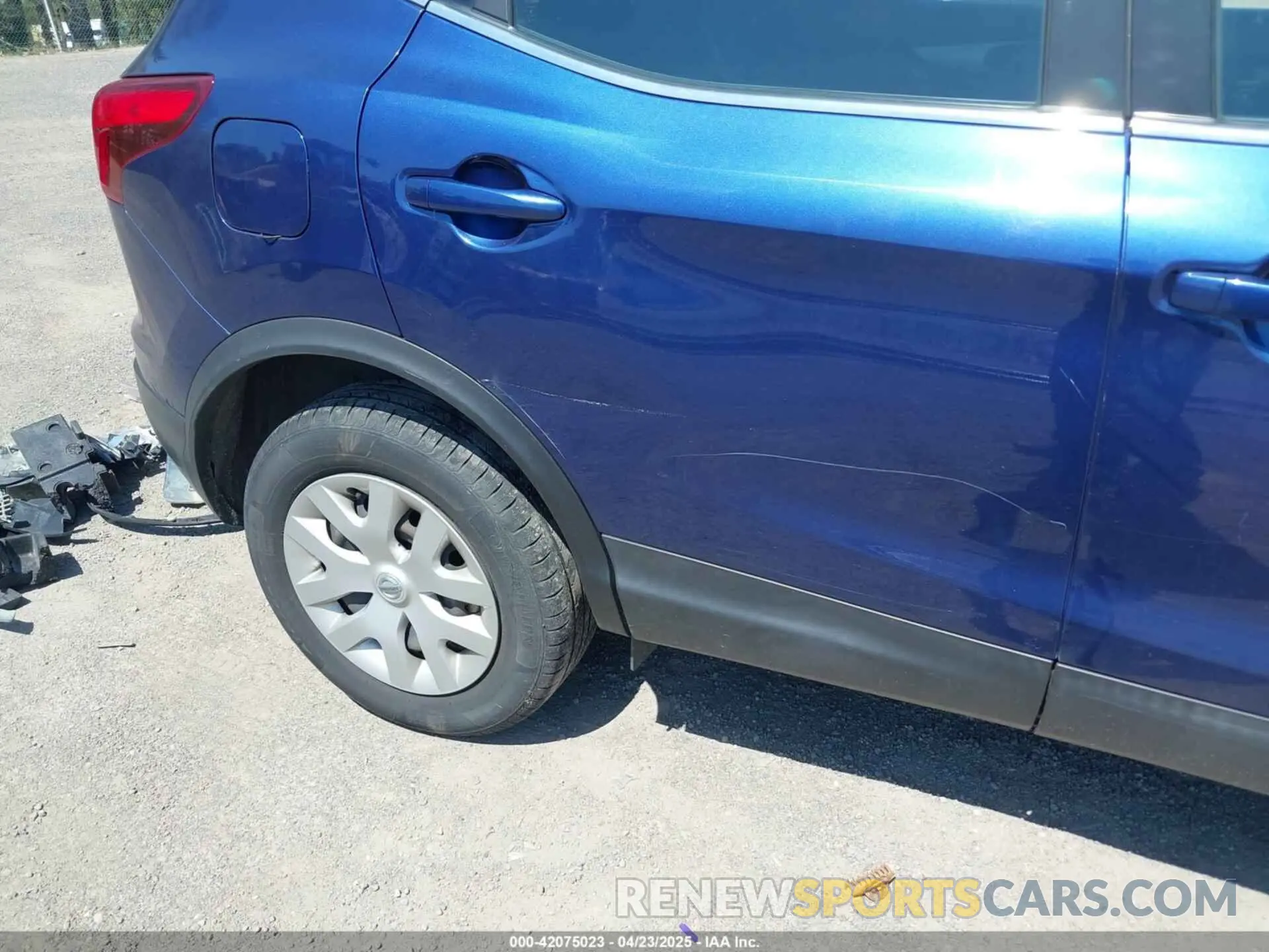 19 Photograph of a damaged car JN1BJ1CR1KW337141 NISSAN ROGUE SPORT 2019
