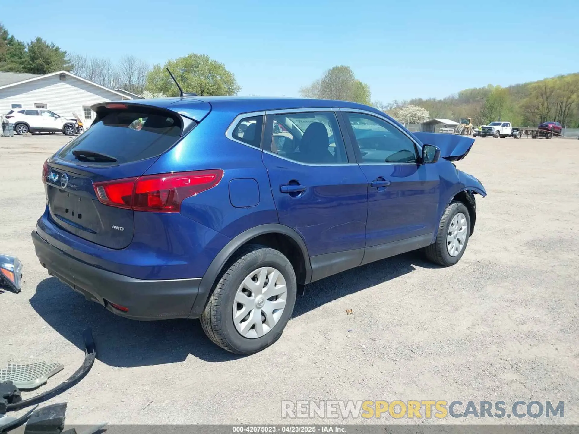 4 Photograph of a damaged car JN1BJ1CR1KW337141 NISSAN ROGUE SPORT 2019