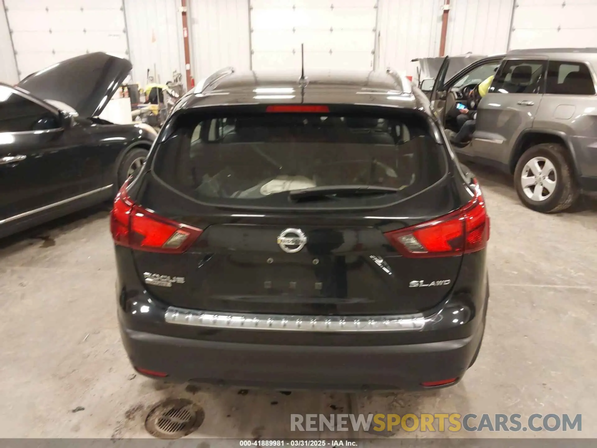 16 Photograph of a damaged car JN1BJ1CR1KW623250 NISSAN ROGUE SPORT 2019