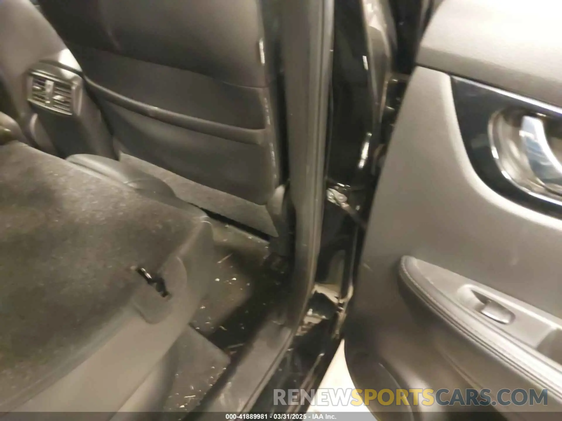 8 Photograph of a damaged car JN1BJ1CR1KW623250 NISSAN ROGUE SPORT 2019