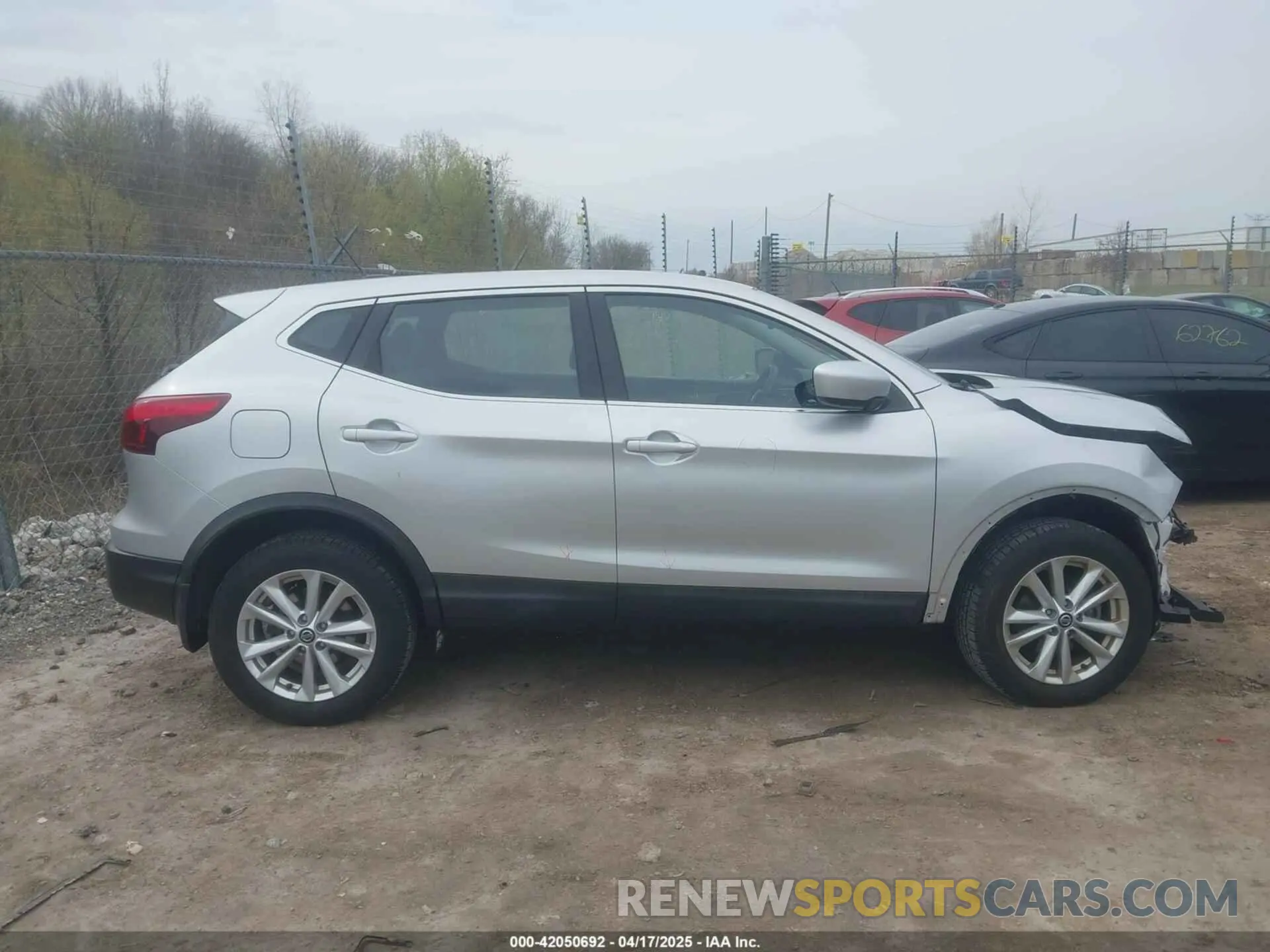 14 Photograph of a damaged car JN1BJ1CR1KW629274 NISSAN ROGUE SPORT 2019
