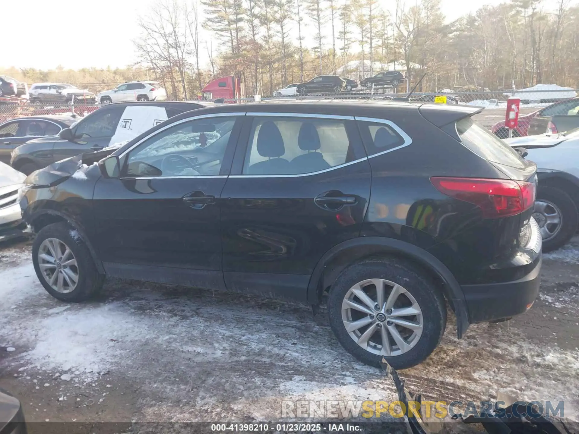 14 Photograph of a damaged car JN1BJ1CR2KW323751 NISSAN ROGUE SPORT 2019