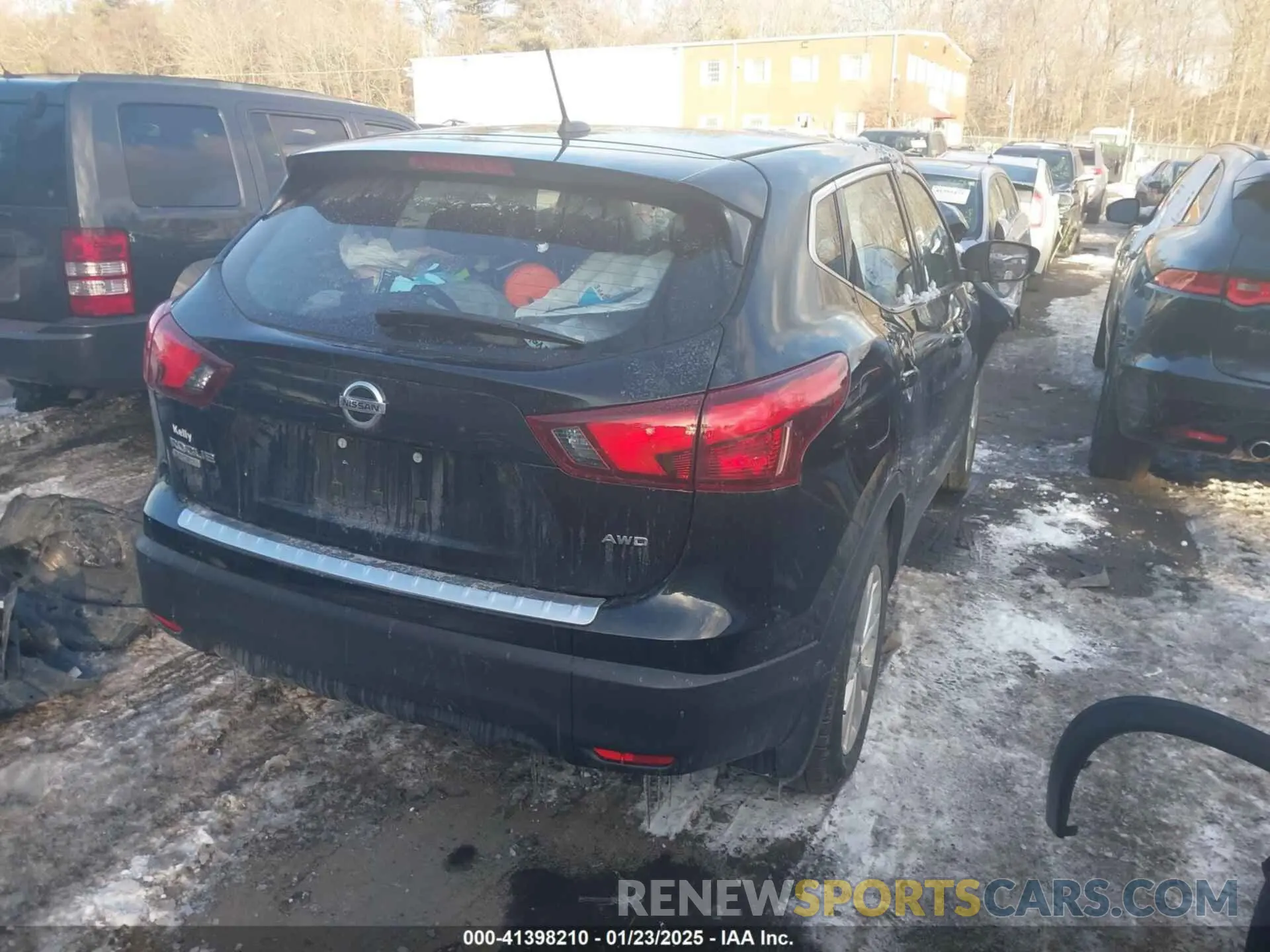 4 Photograph of a damaged car JN1BJ1CR2KW323751 NISSAN ROGUE SPORT 2019