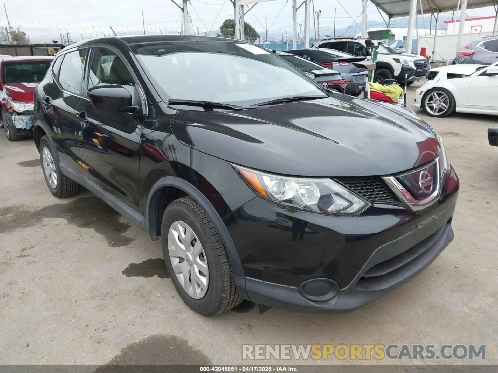 1 Photograph of a damaged car JN1BJ1CR3KW316615 NISSAN ROGUE SPORT 2019