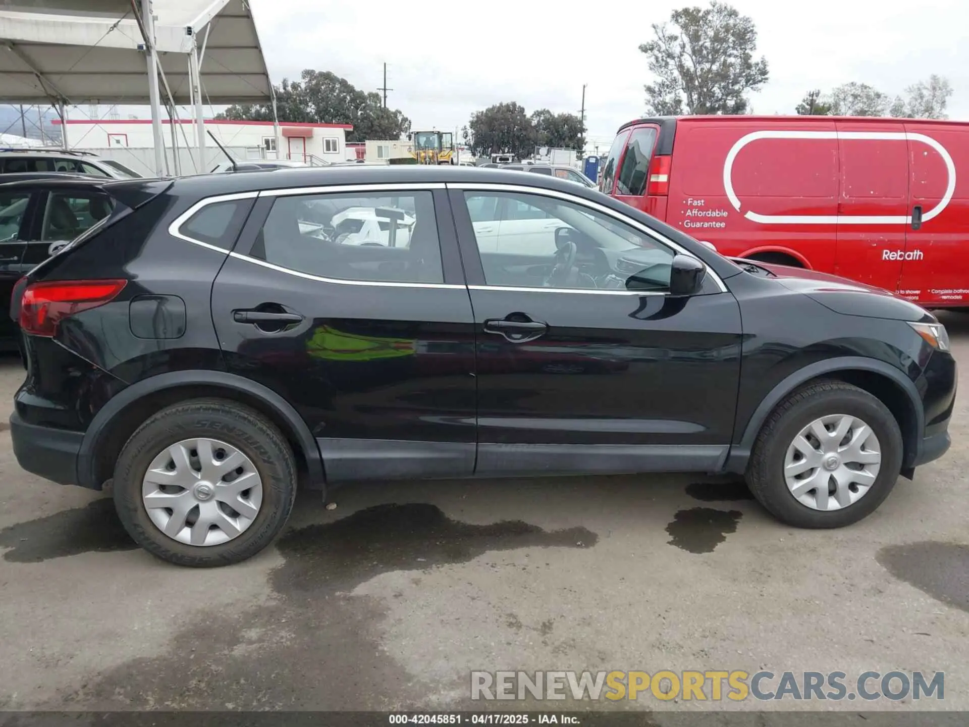 13 Photograph of a damaged car JN1BJ1CR3KW316615 NISSAN ROGUE SPORT 2019