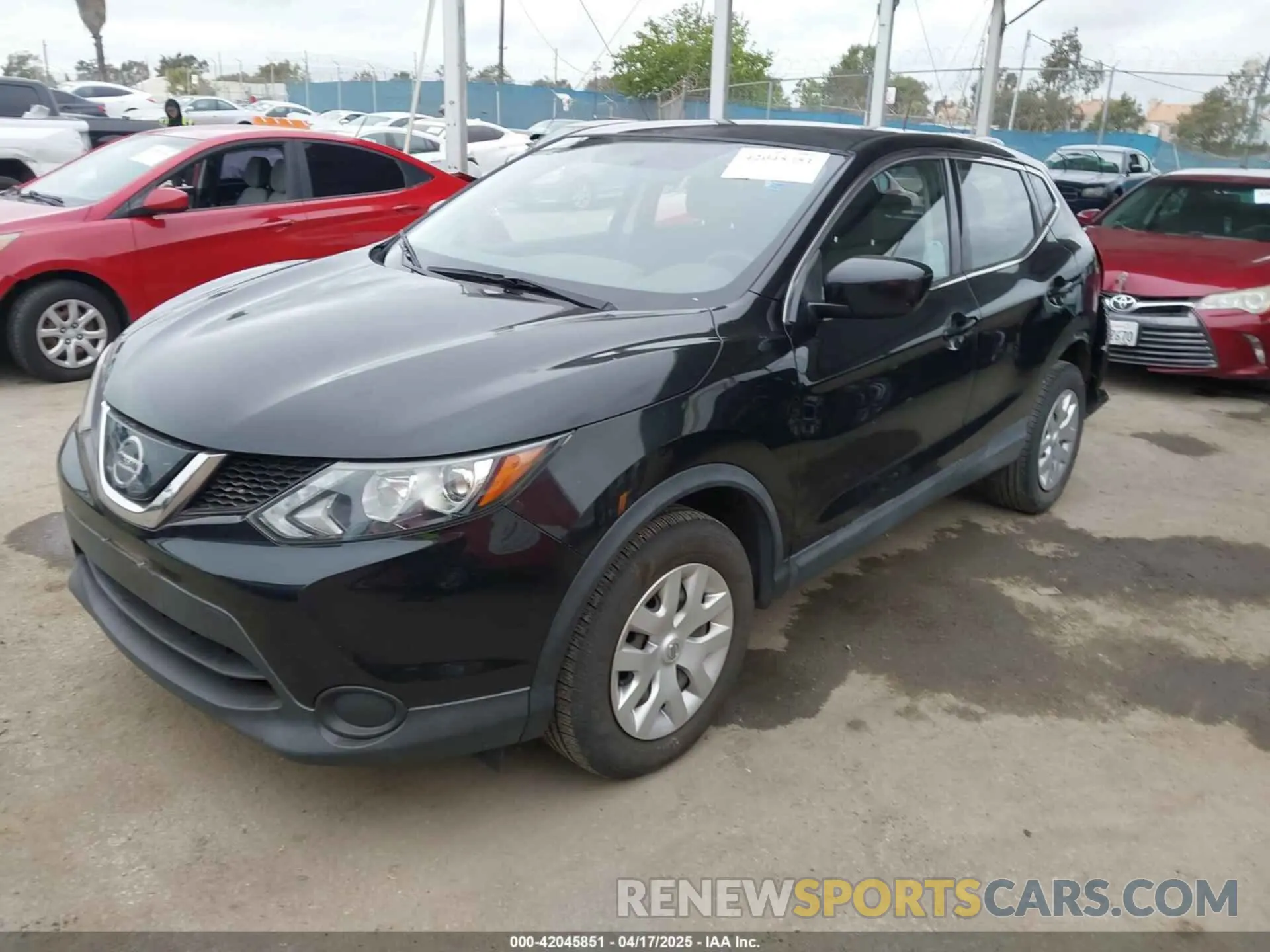 2 Photograph of a damaged car JN1BJ1CR3KW316615 NISSAN ROGUE SPORT 2019