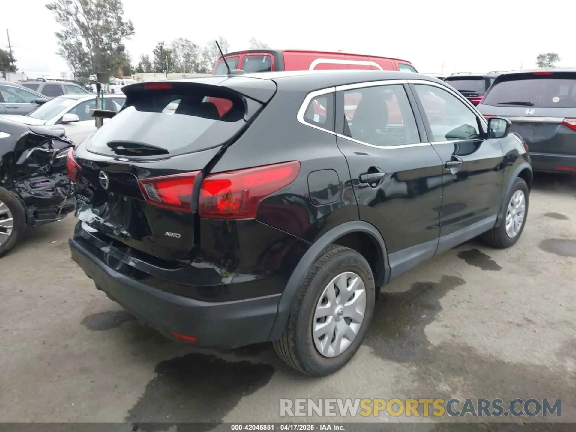 4 Photograph of a damaged car JN1BJ1CR3KW316615 NISSAN ROGUE SPORT 2019
