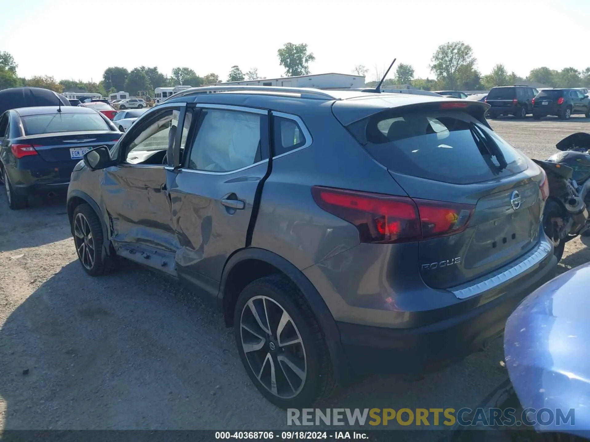 3 Photograph of a damaged car JN1BJ1CR3KW329350 NISSAN ROGUE SPORT 2019