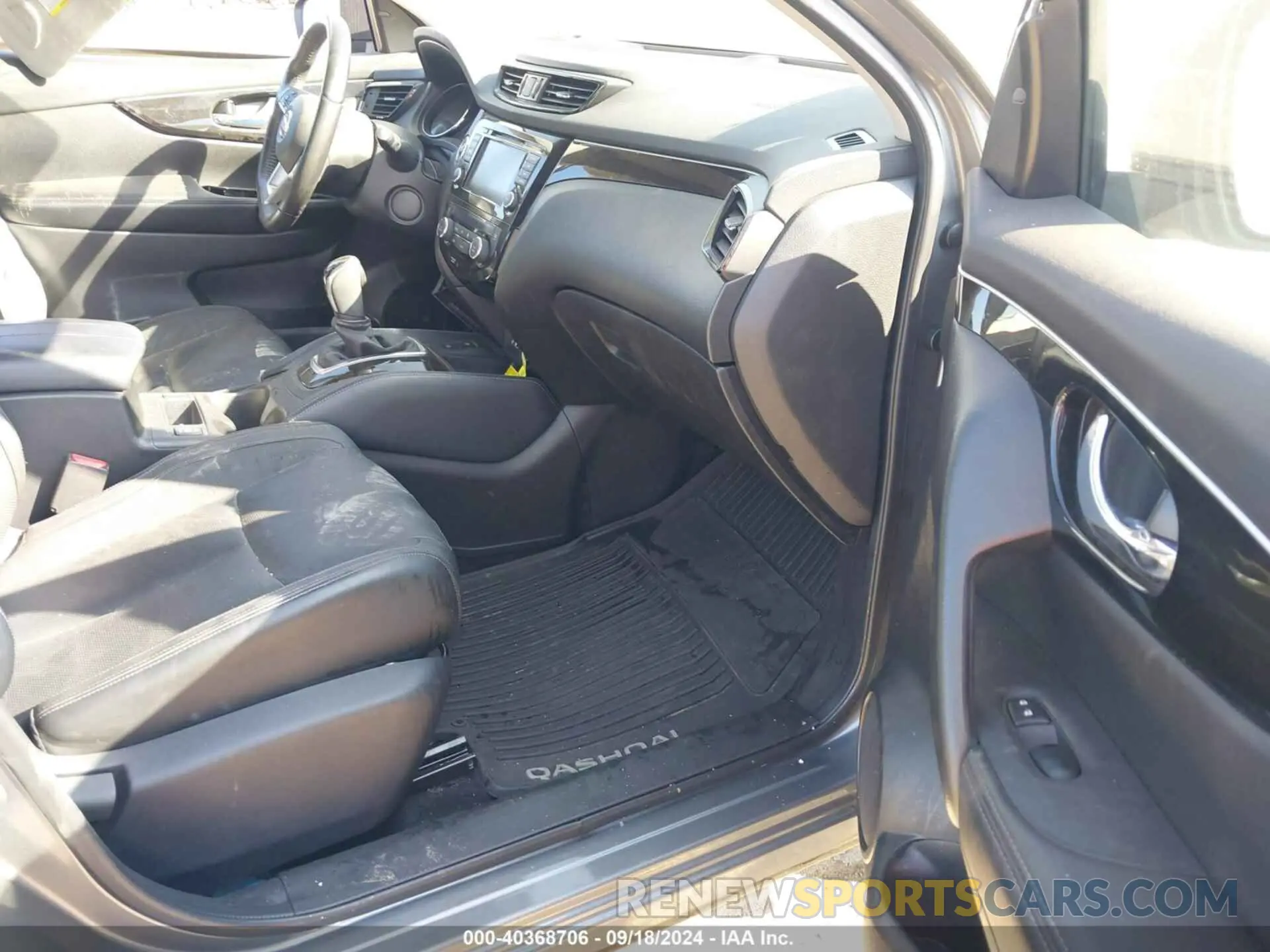 5 Photograph of a damaged car JN1BJ1CR3KW329350 NISSAN ROGUE SPORT 2019